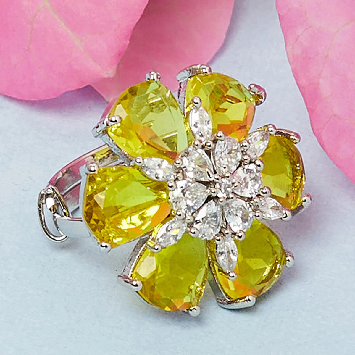 Sparkling Elegance Yellow Stoned Ring