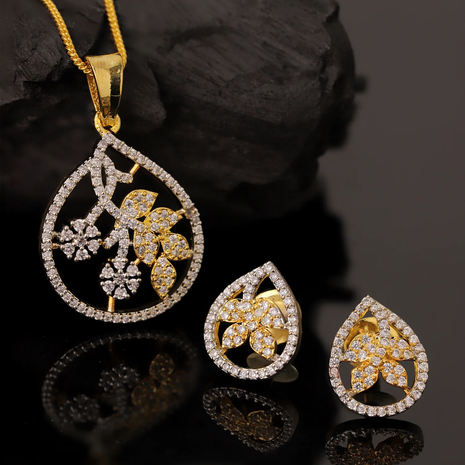 Gold Elegance Flora Aura American Diamond Pendant Set