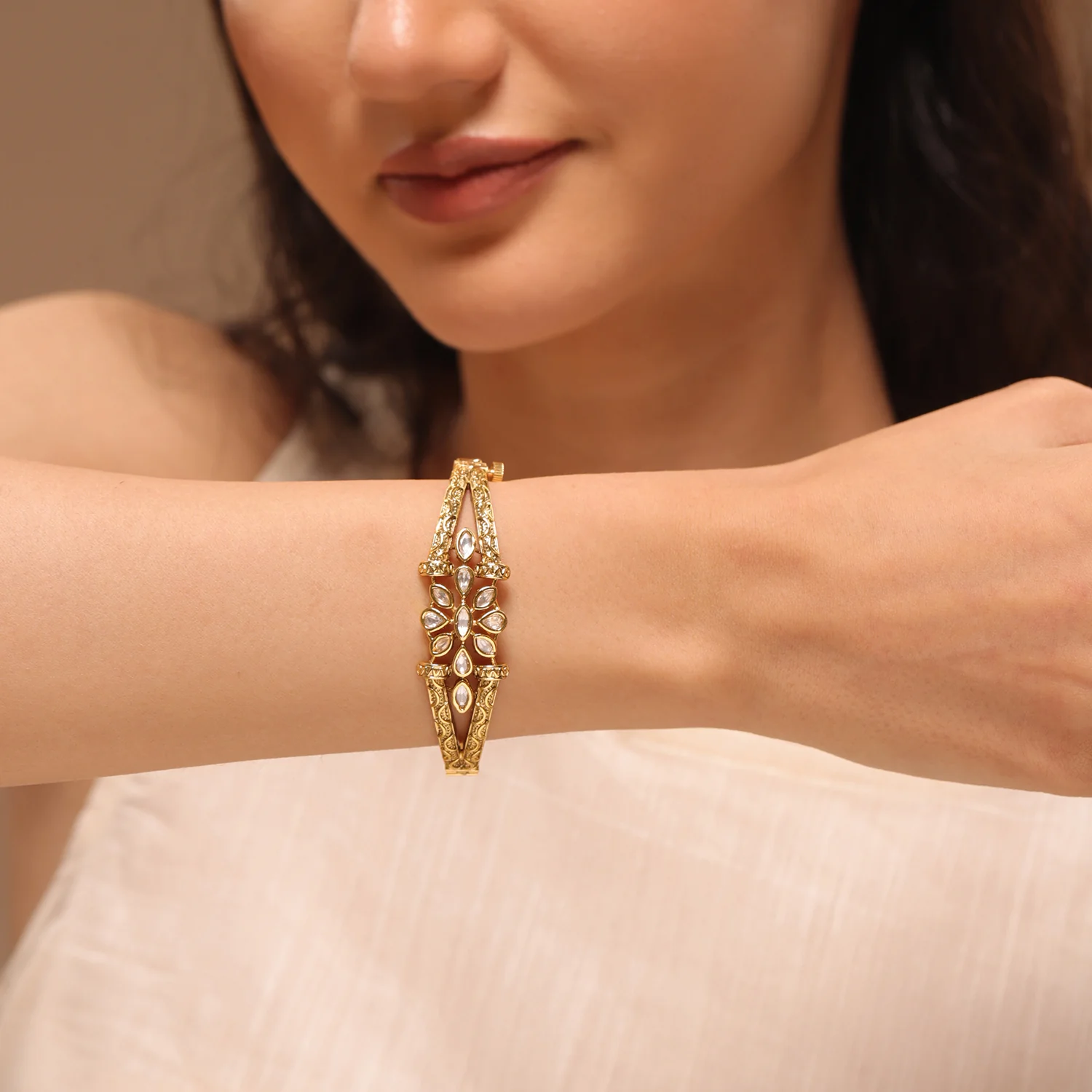Gold Elegance Regal Petal Kundan Bracelet - Image 3