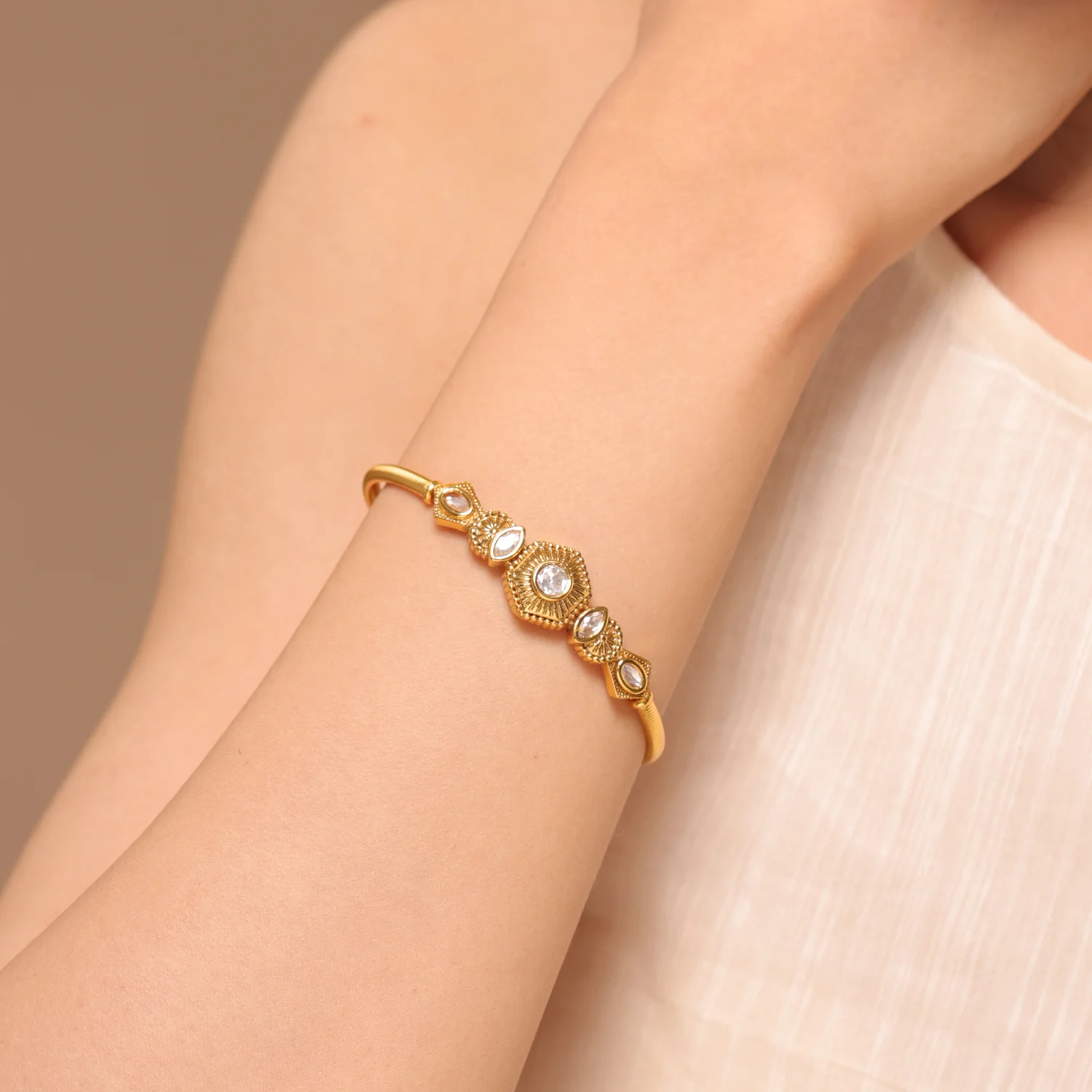 Gold Elegance Surya Kundan Bracelet - Image 2