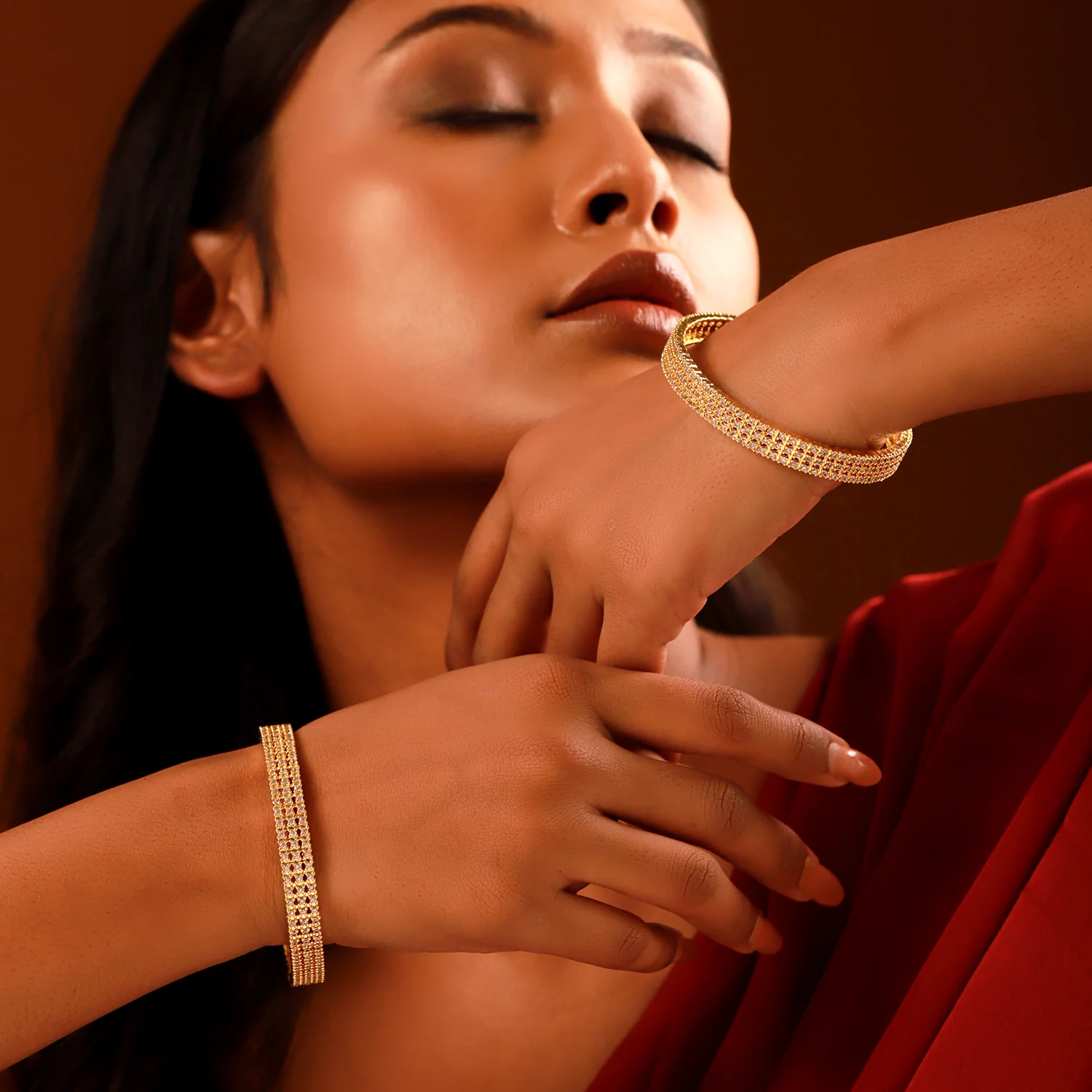 Gold Elegance Zarina Shimmer Czbangles - Image 2