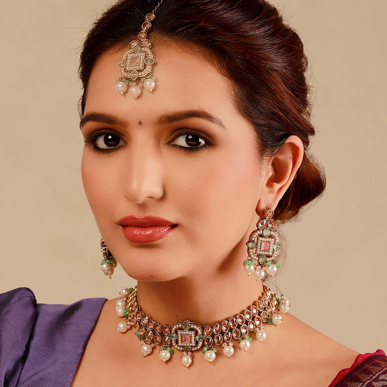 Gold Essentials Meherbaan Multicolor Maang Tika Set For Women - Image 2