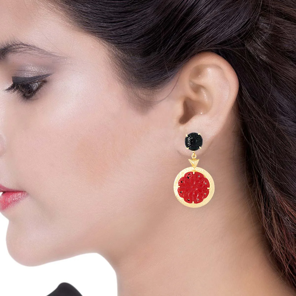 gold tone dangler earrings adorned with black-red floral design engraved stones - Image 4