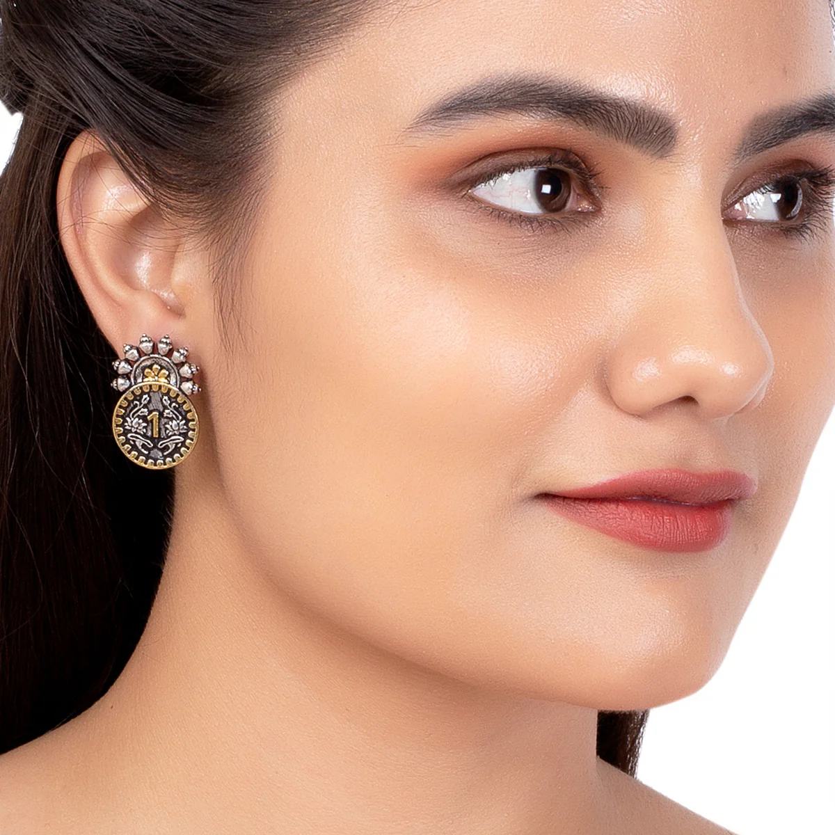 Gullak Numeric Engraved Stud Earrings - Image 2