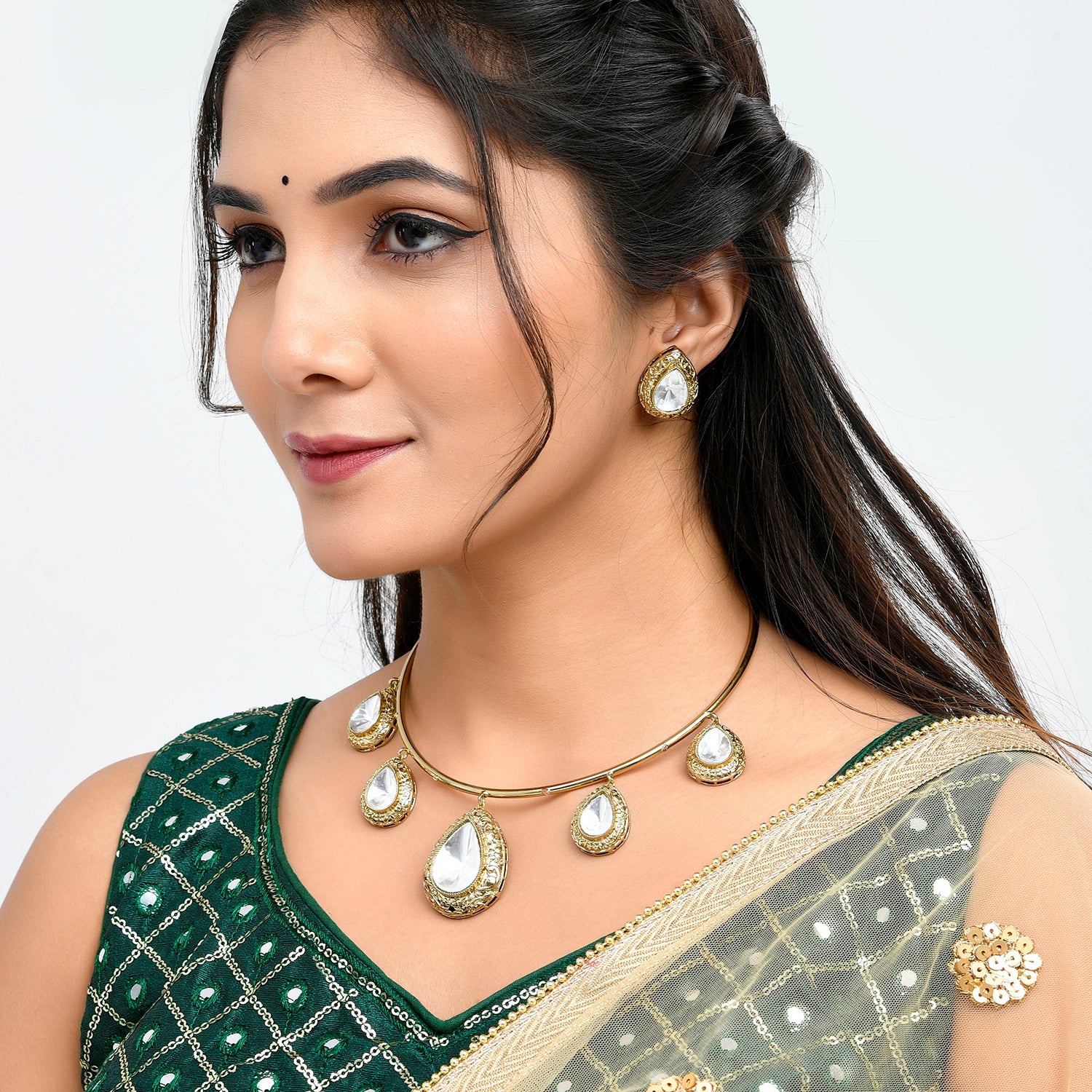 Hasli Elegant White Kundan-Studded Golden Necklace Set - Image 2