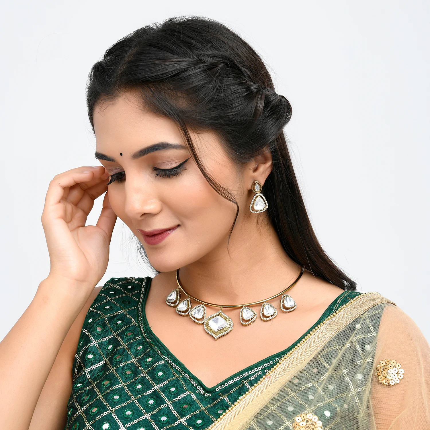 Hasli Teardrop Twist White Kundan Stone Golden Necklace Set - Image 2