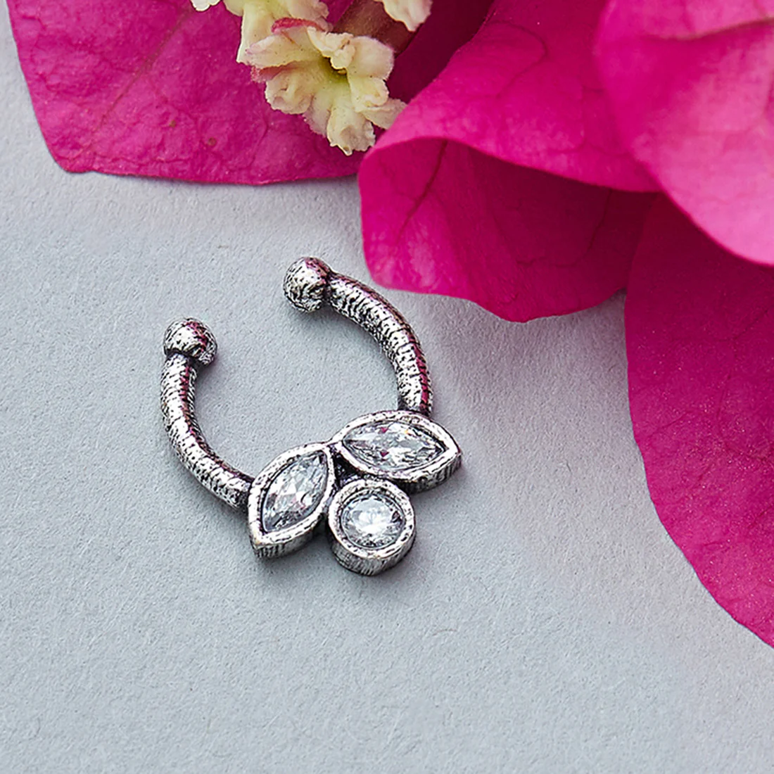 Indie Collectibles Stylish Nose Clip
