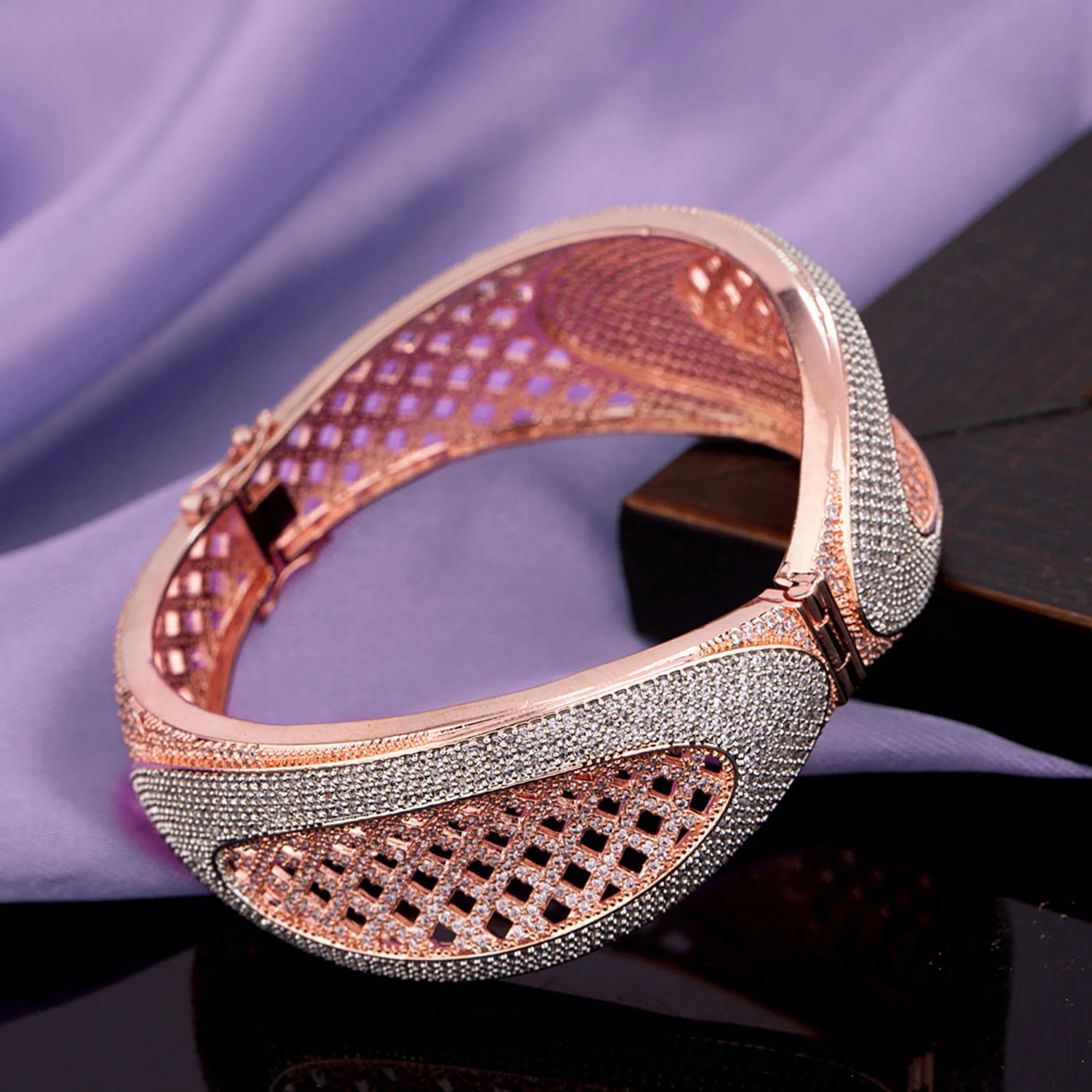 Jaali Work Women's Bracelet