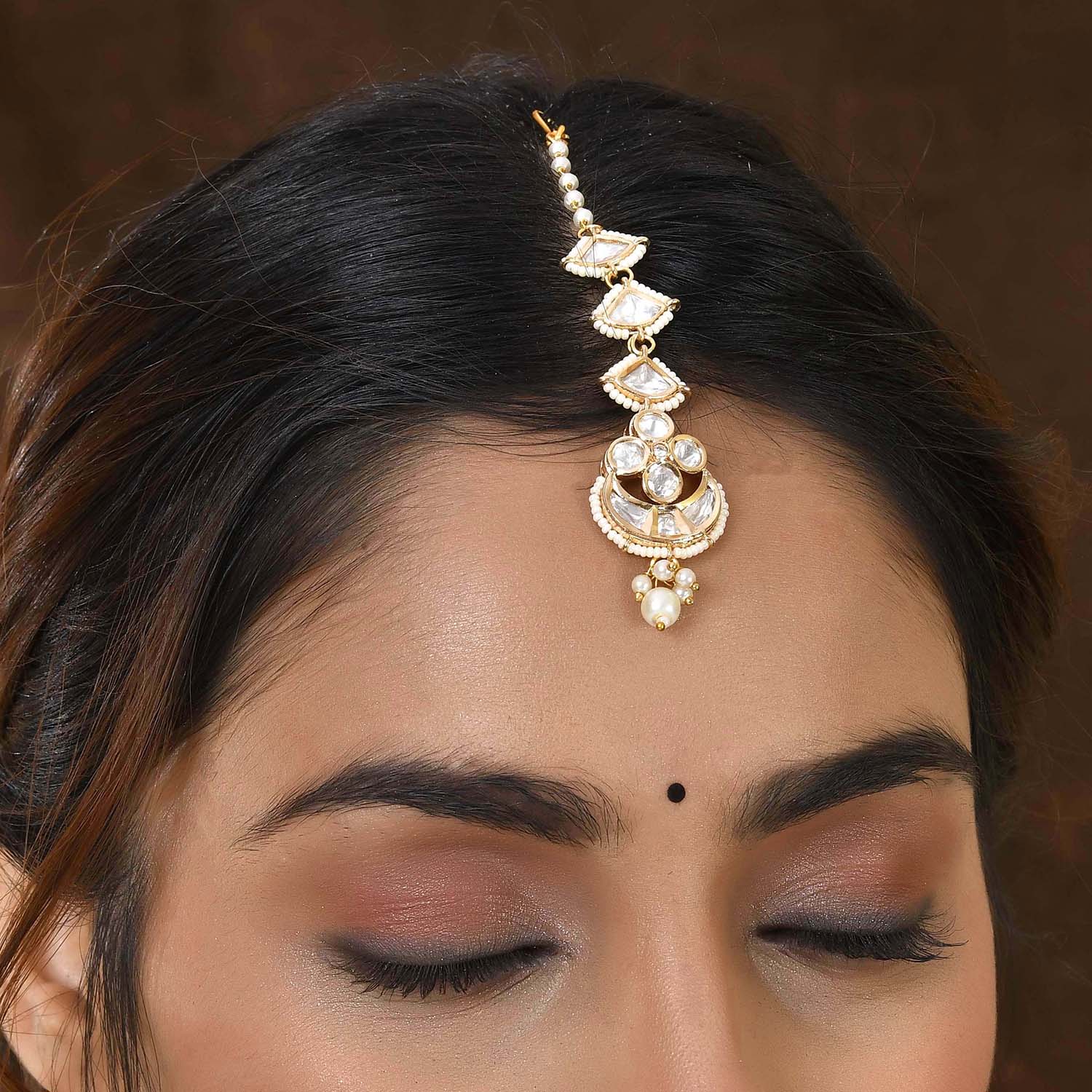 Kundan Elegance Chandrika Royal Maang Tika - Image 2