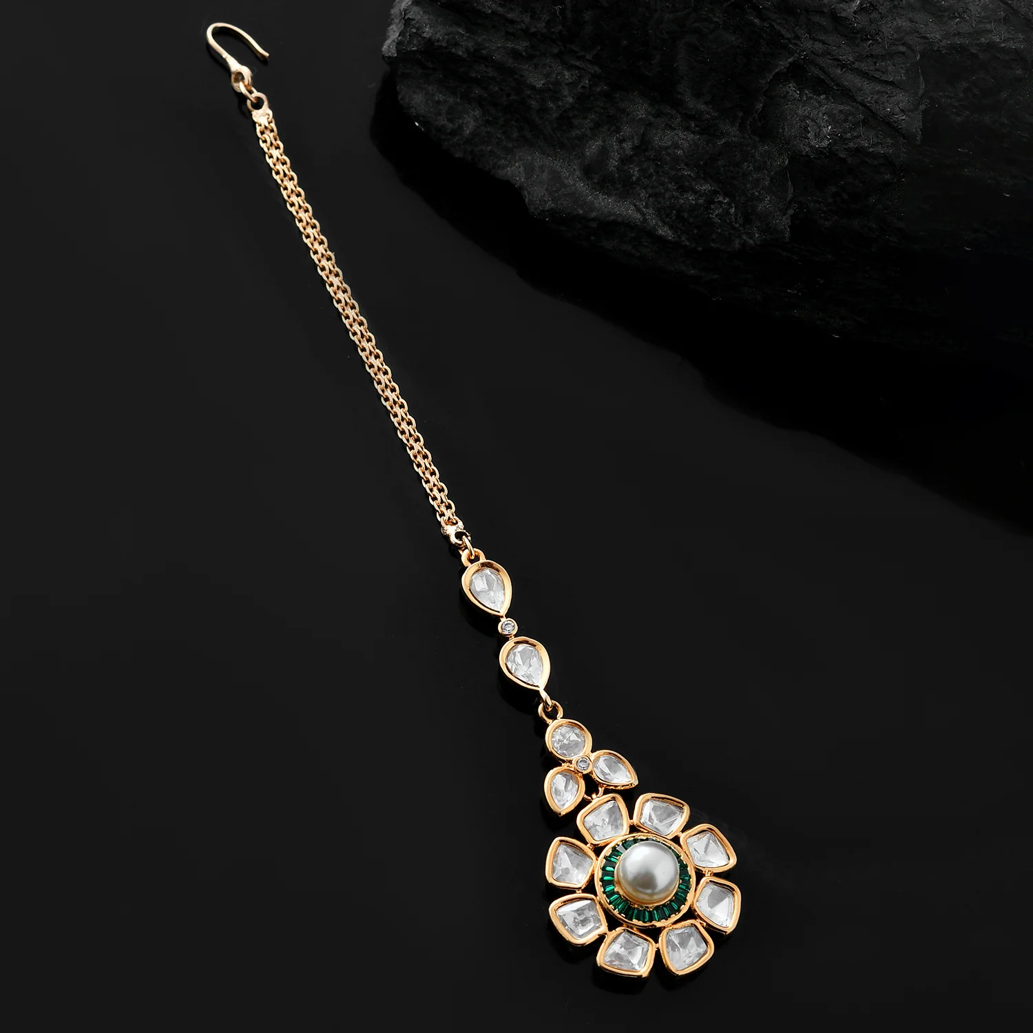 Kundan Elegance Royal Bloom Maangtika