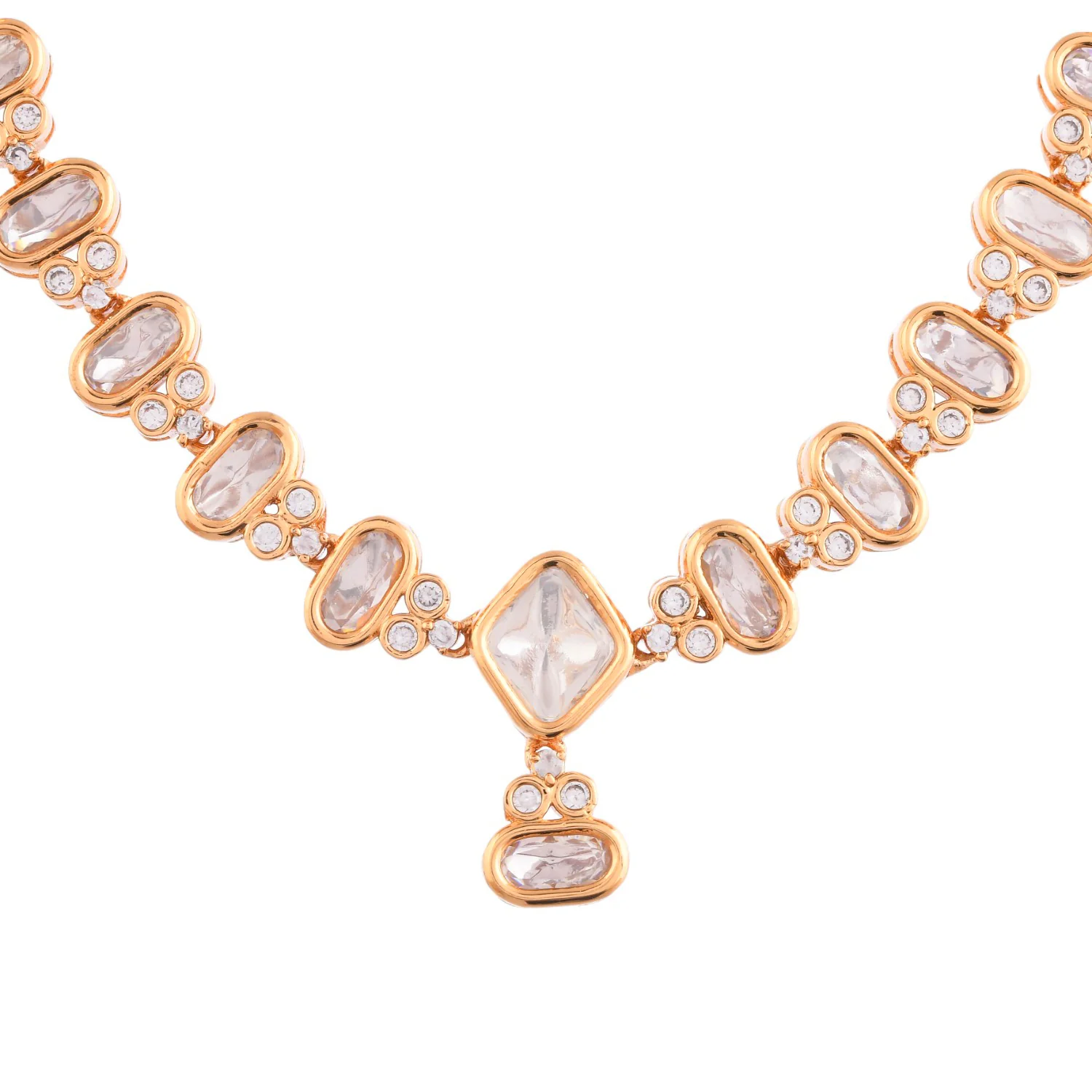 Kundan Essentials Gleaming Affair Necklace Set - Image 3