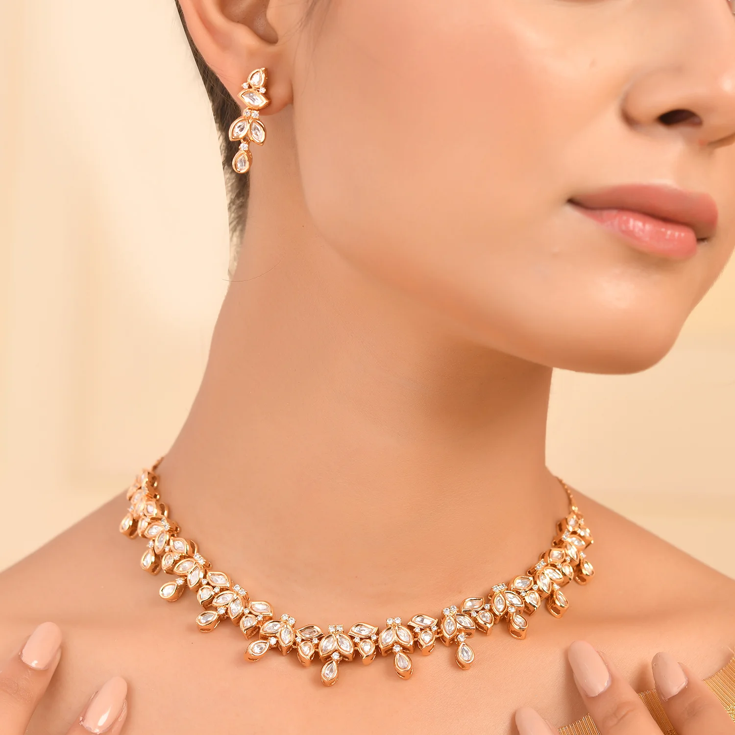 Kundan Essentials Radiant Glamour Necklace Set - Image 2