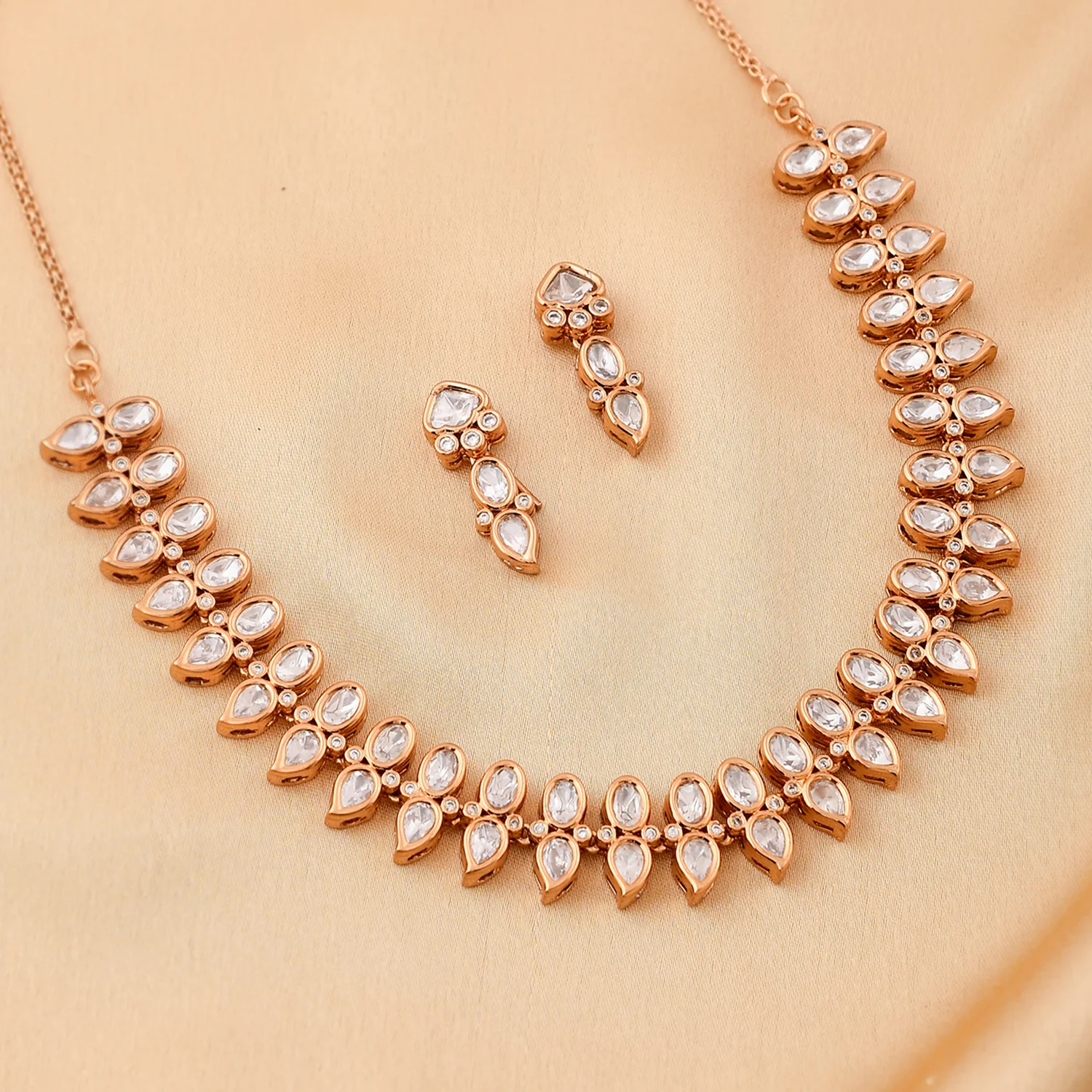 Kundan Essentials Timeless Grace Necklace Set