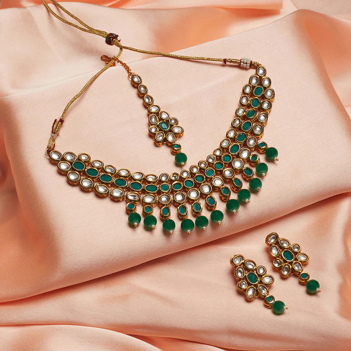 Kundan Maang Tika Set Encrusted With Green Beads
