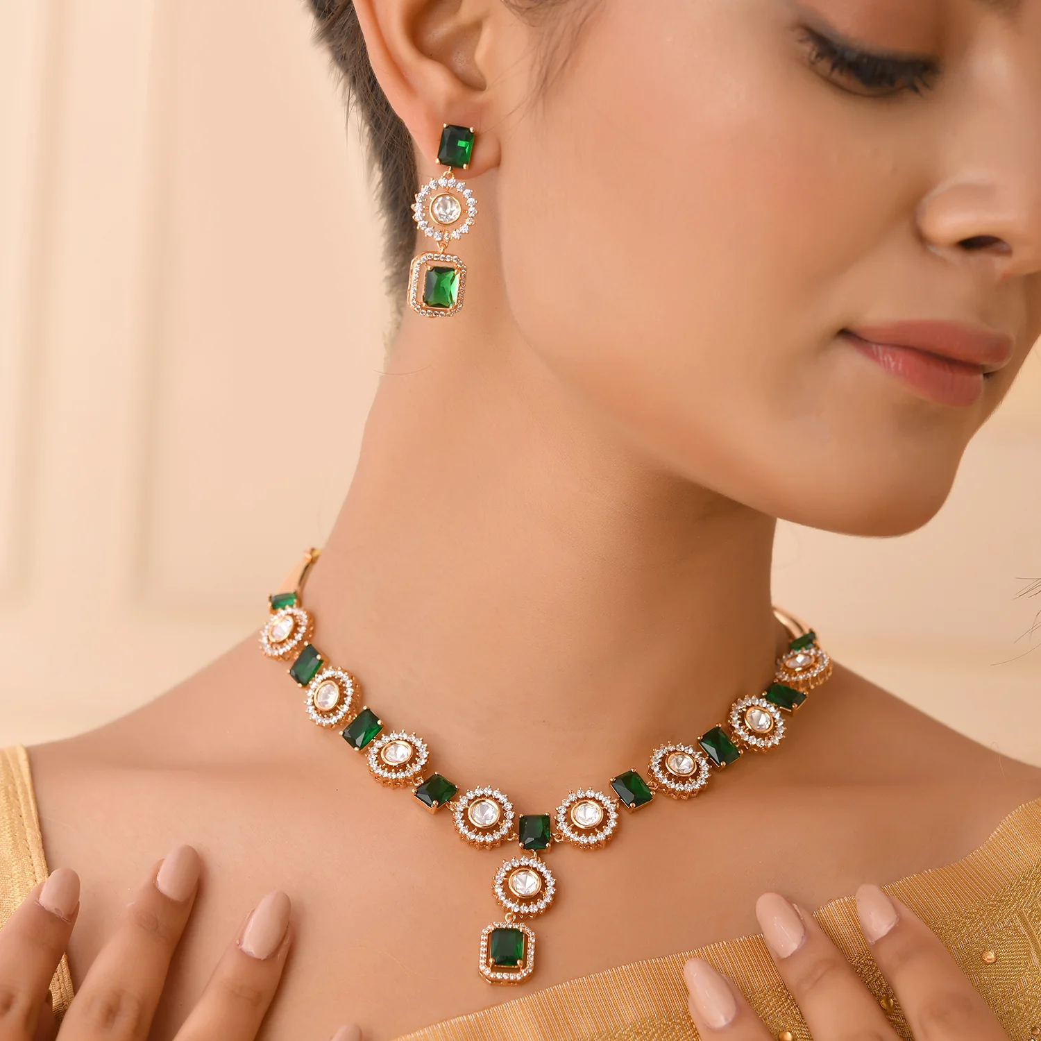 Kundan Opulance Radiant Emerald Choker Necklace Set - Image 2