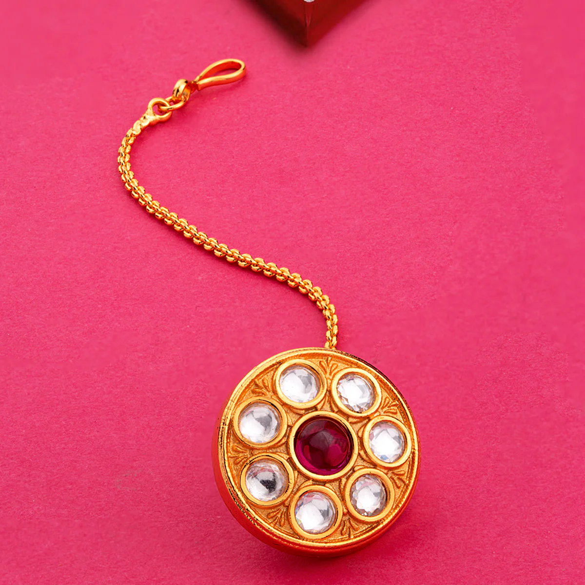 Kundan Studded Maang Tika