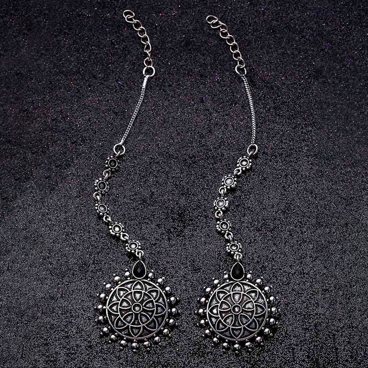 Leela Elegant Drop Earrings