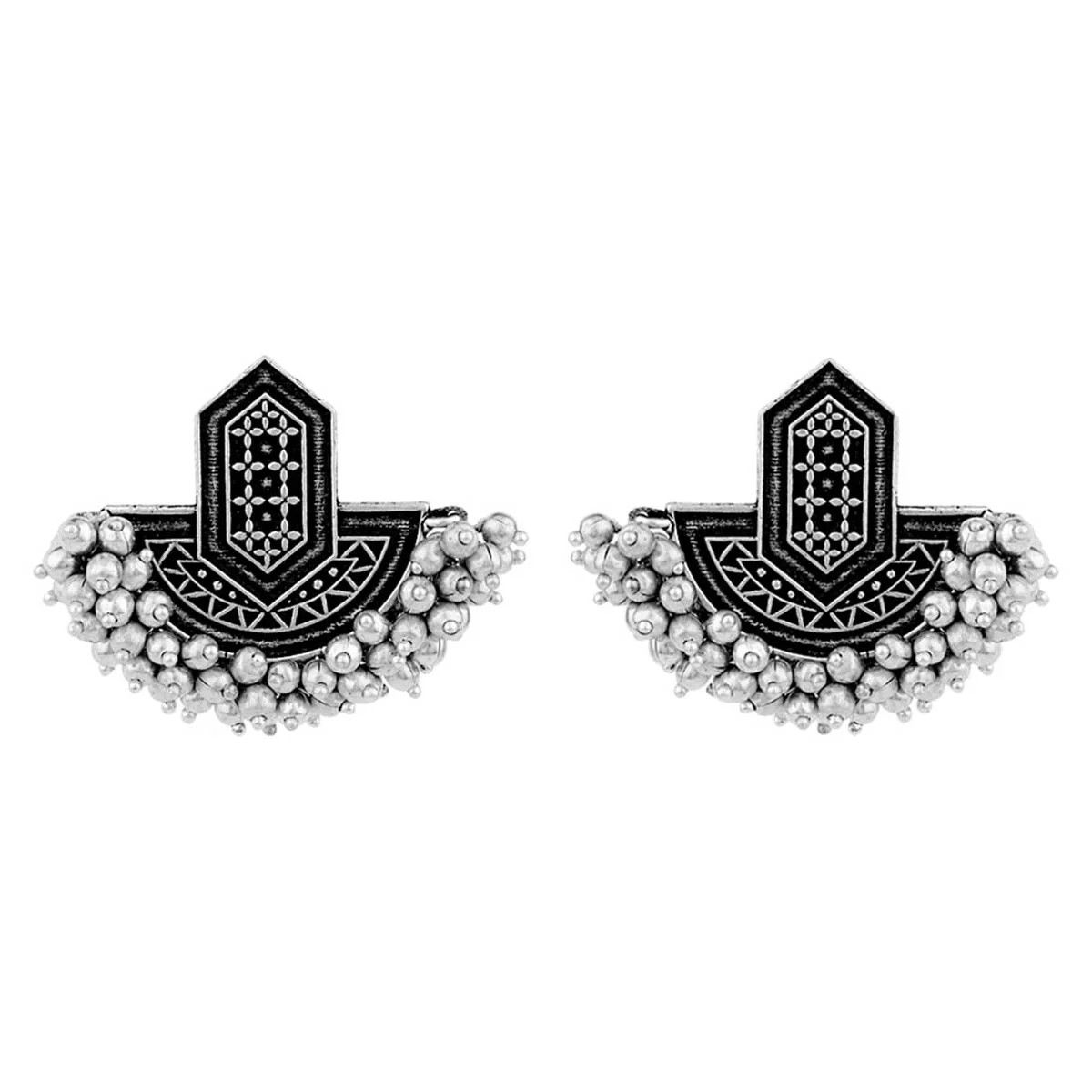 Leela Pearl Beauty Ear Studs - Image 3