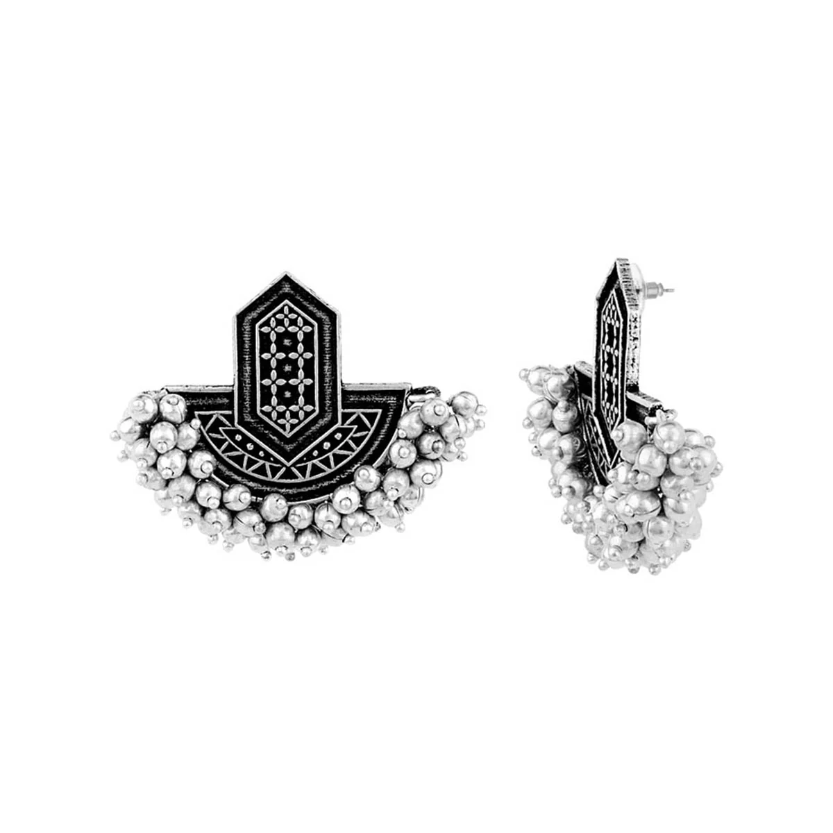 Leela Pearl Beauty Ear Studs - Image 4