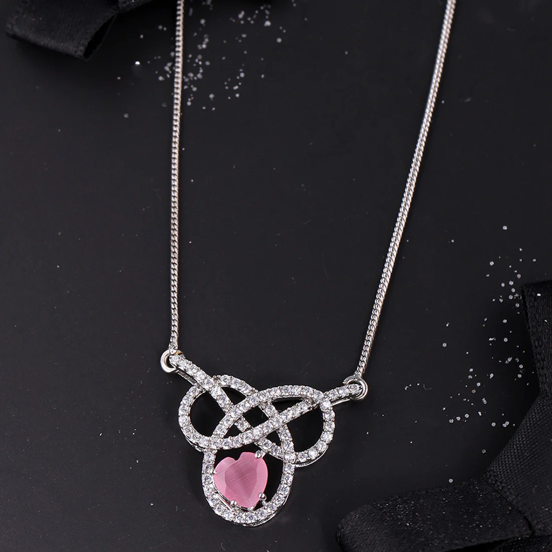 Love Knots Lover's Bend Pendant