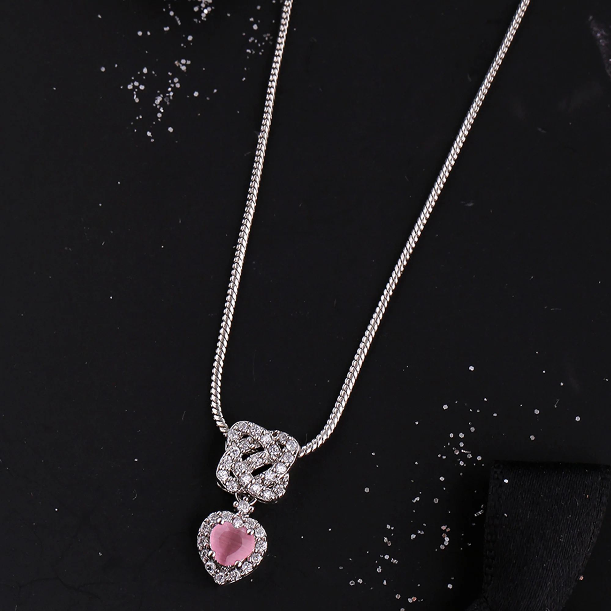 Love Knots Single Heart Pendant