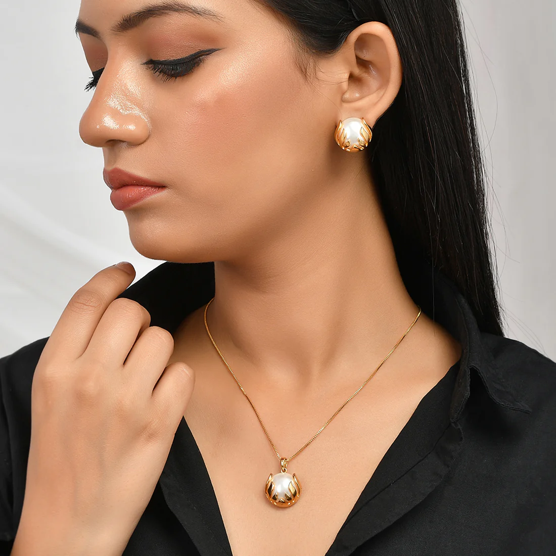 Madeline Pearl Pendant Set - Image 2
