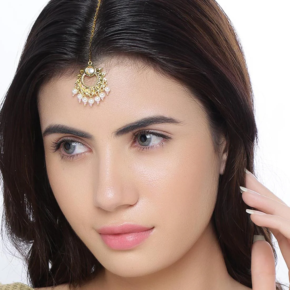 Manmayi Floral Maang Tika - Image 2