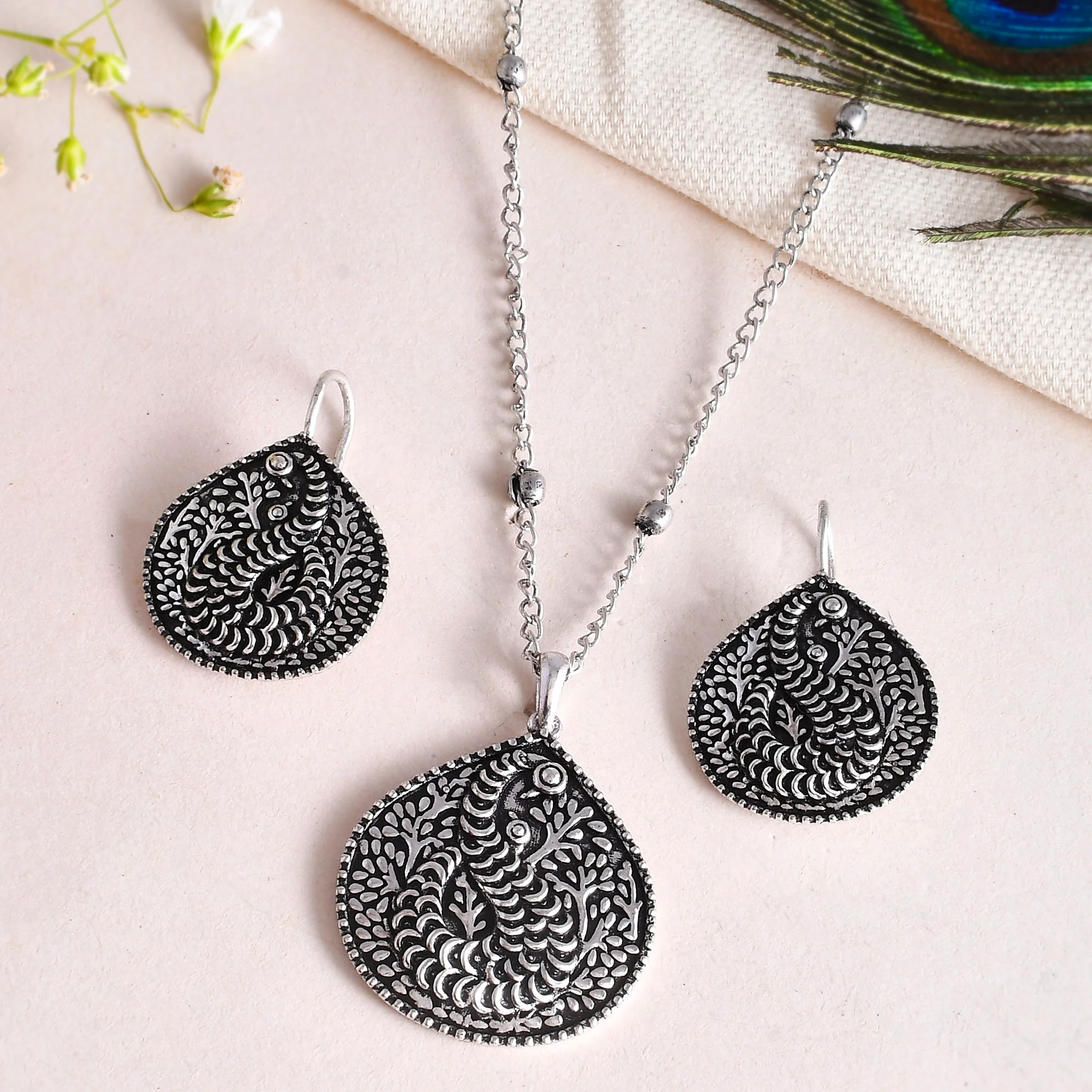 Morni Mayil Pendant Set