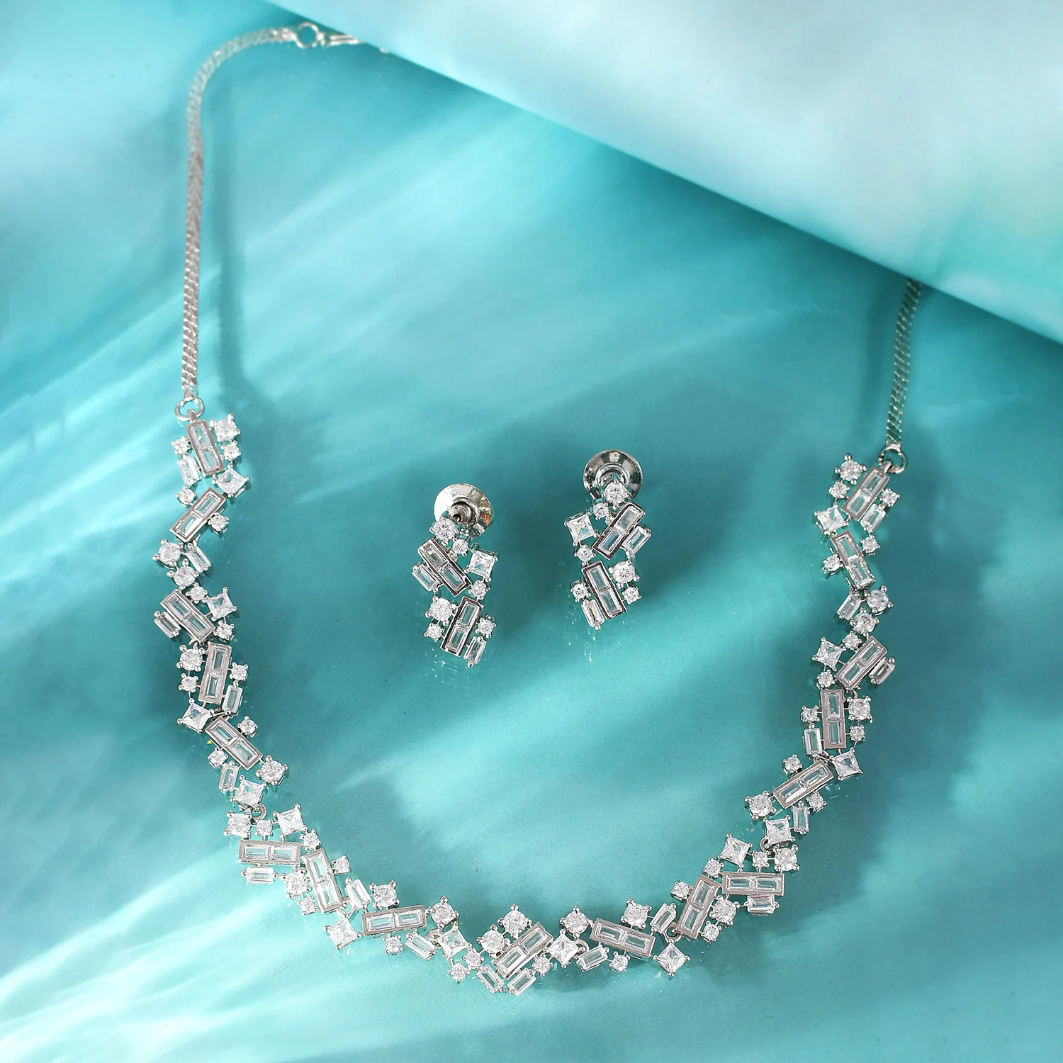 Mosaic Sleek Elegance Necklace Set