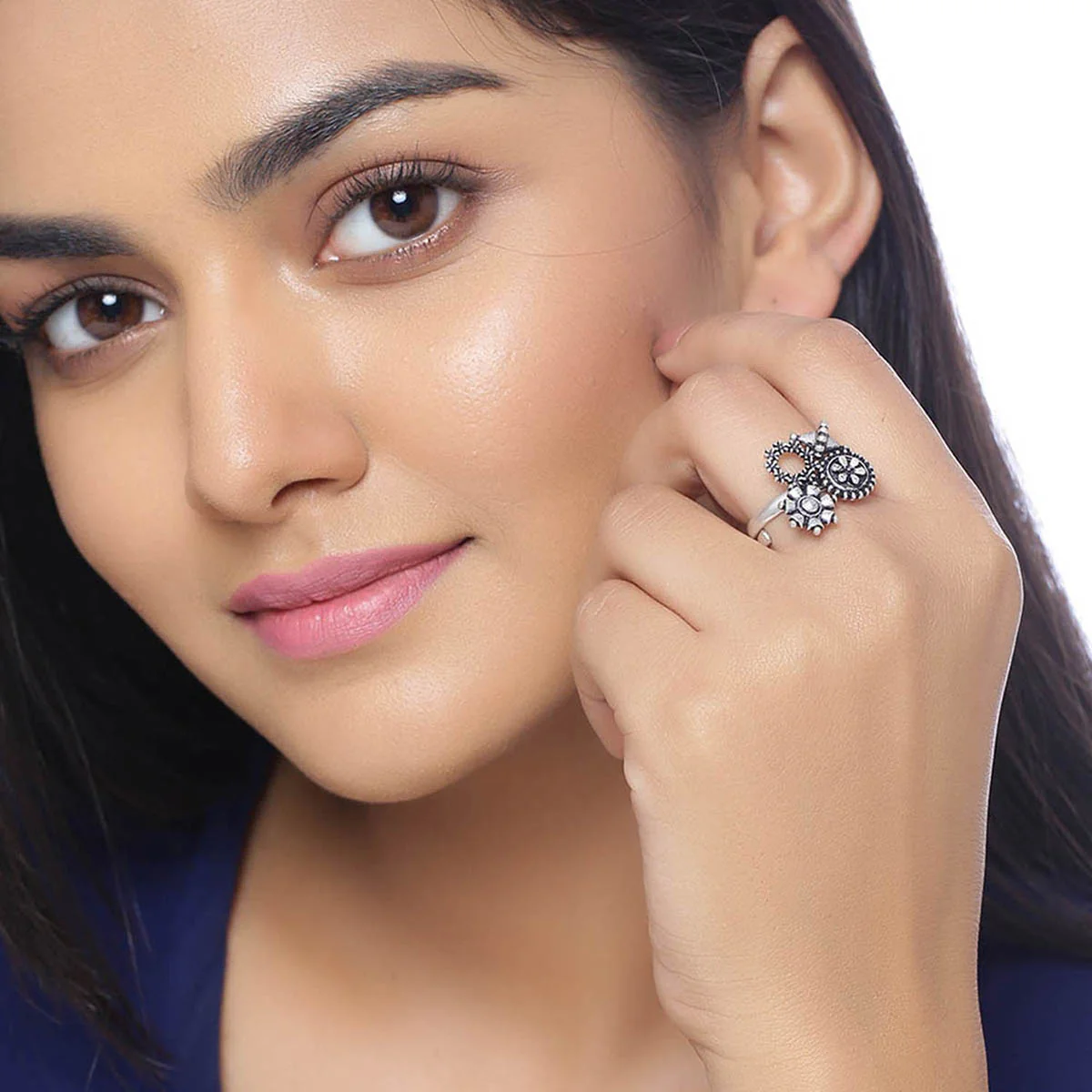 Nayantara Floral Motifs Statement Ring - Image 2