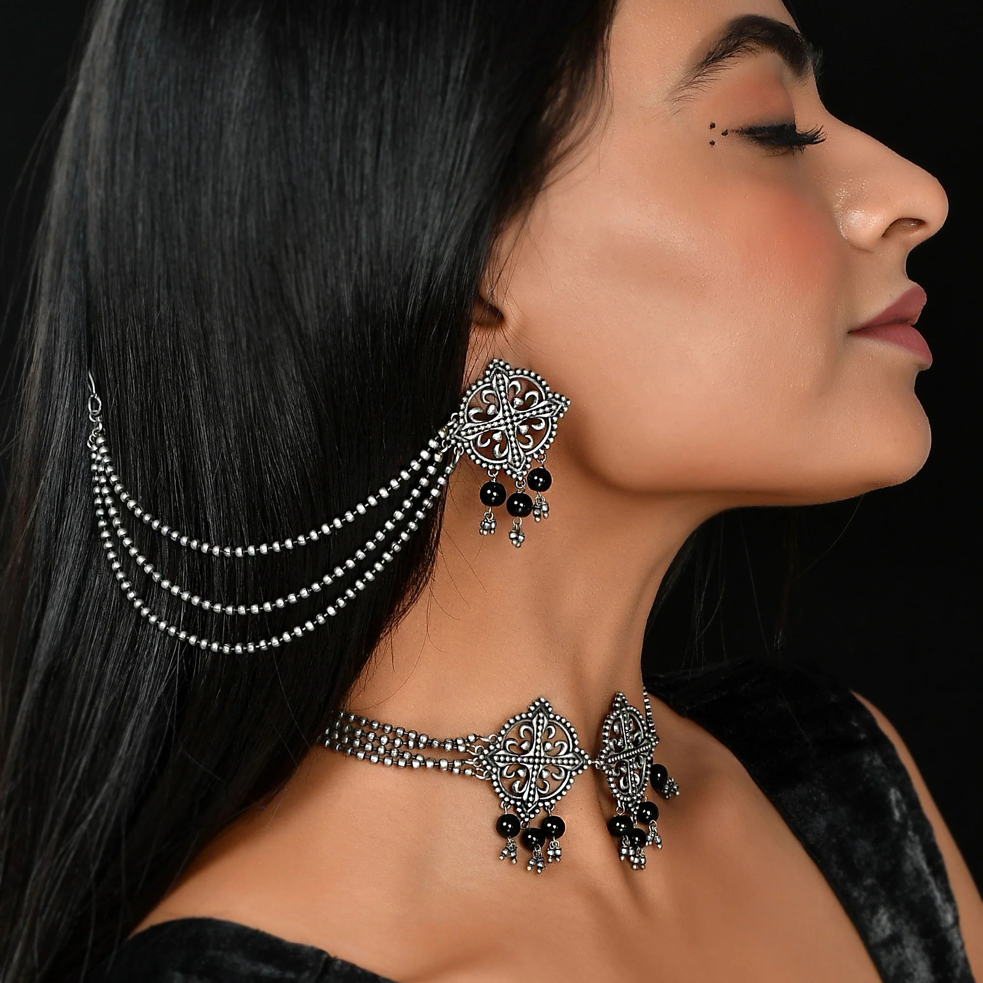 Nrityotsava Adweta Choker Necklace Set - Image 2