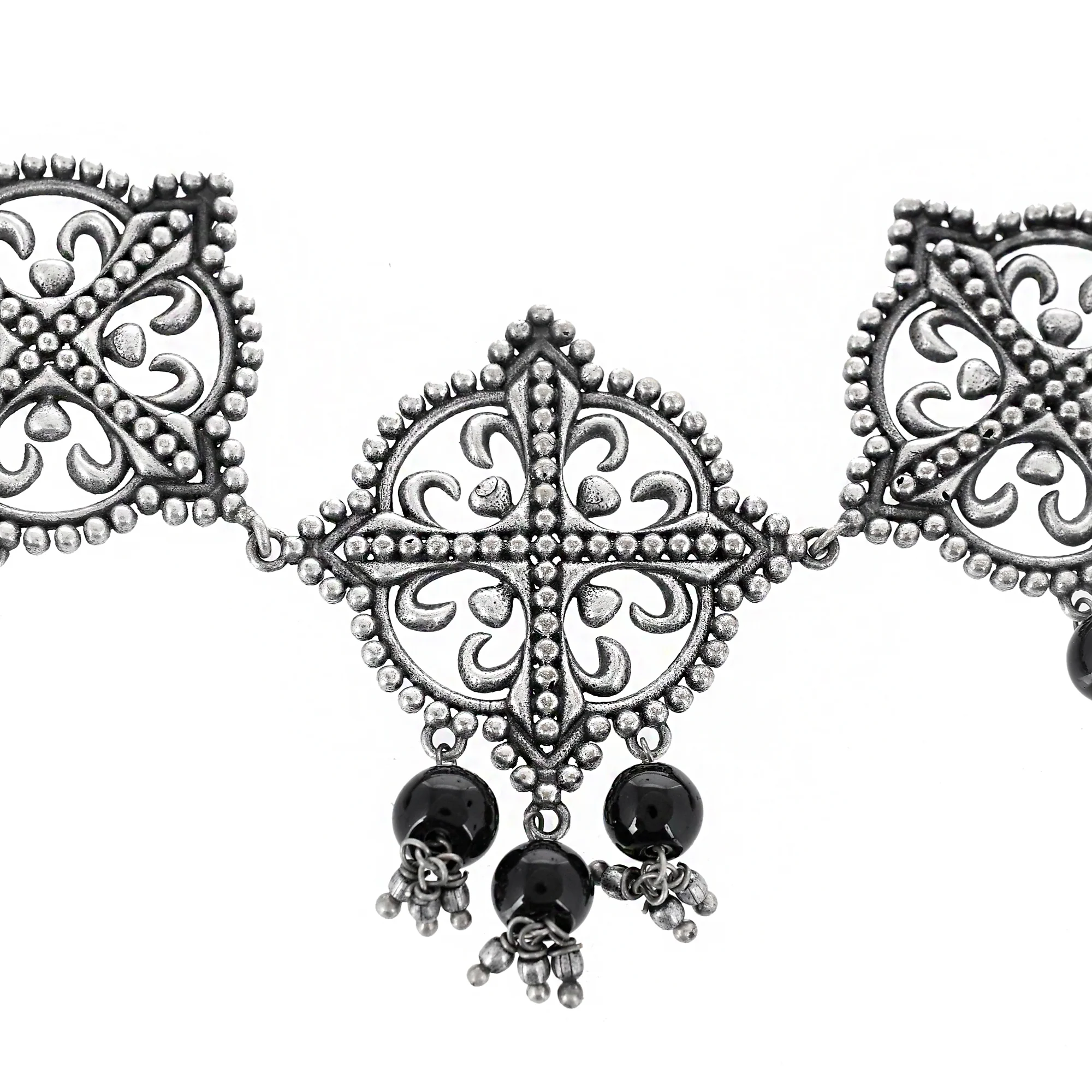 Nrityotsava Adweta Choker Necklace Set - Image 4