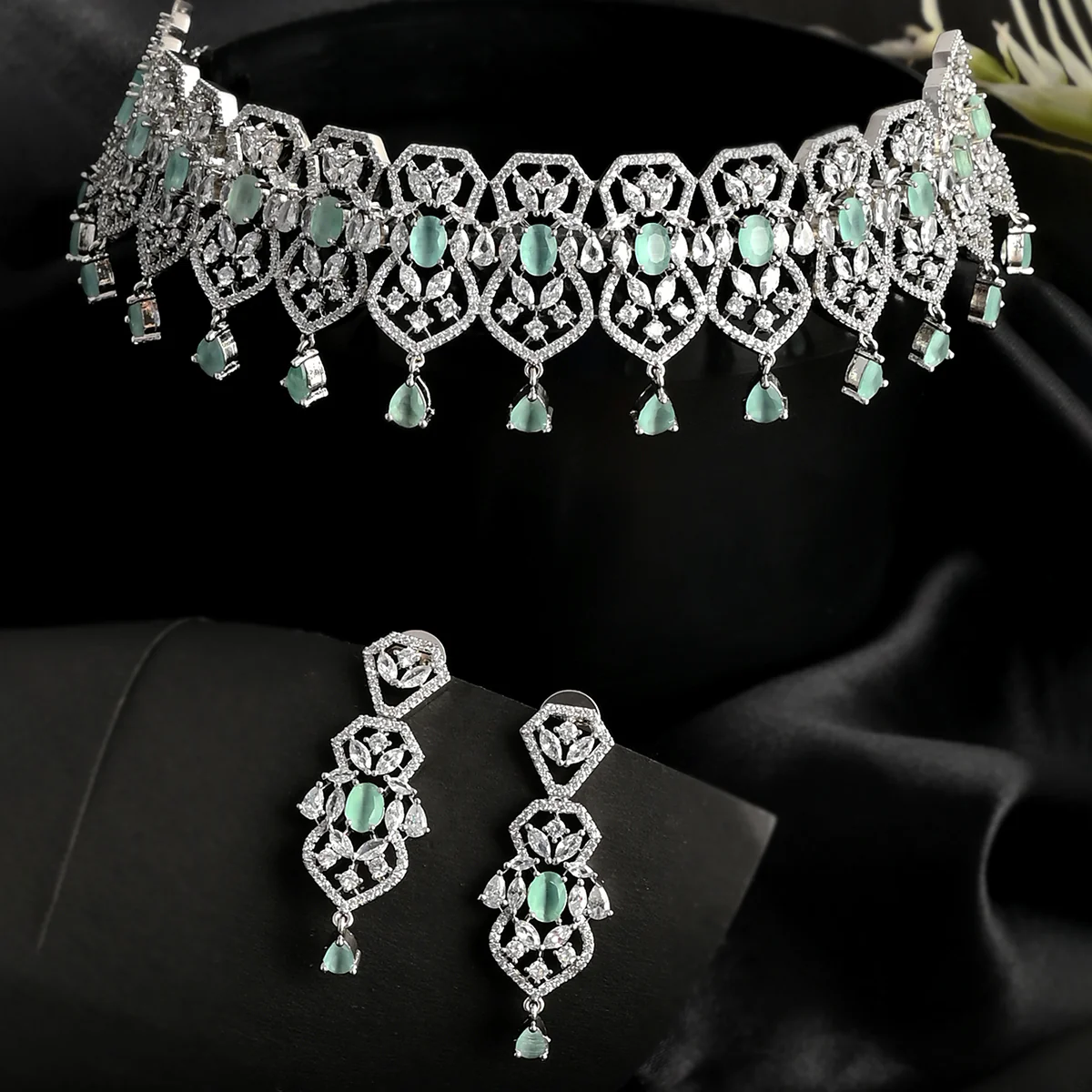 Opulent Cluster Setting Zircons Adorned Brass Silver Plated Choker Necklace Set