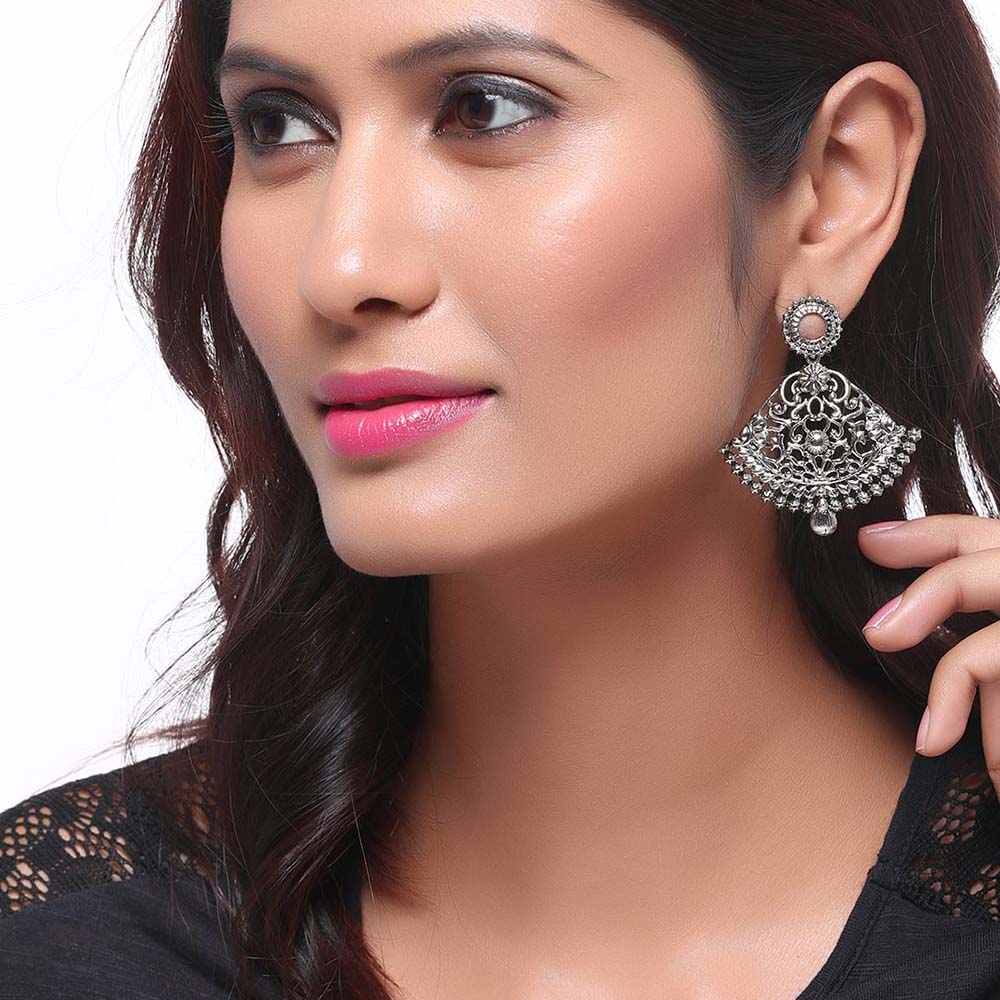 Oxidized Filigree Pattern Earrings - Image 2
