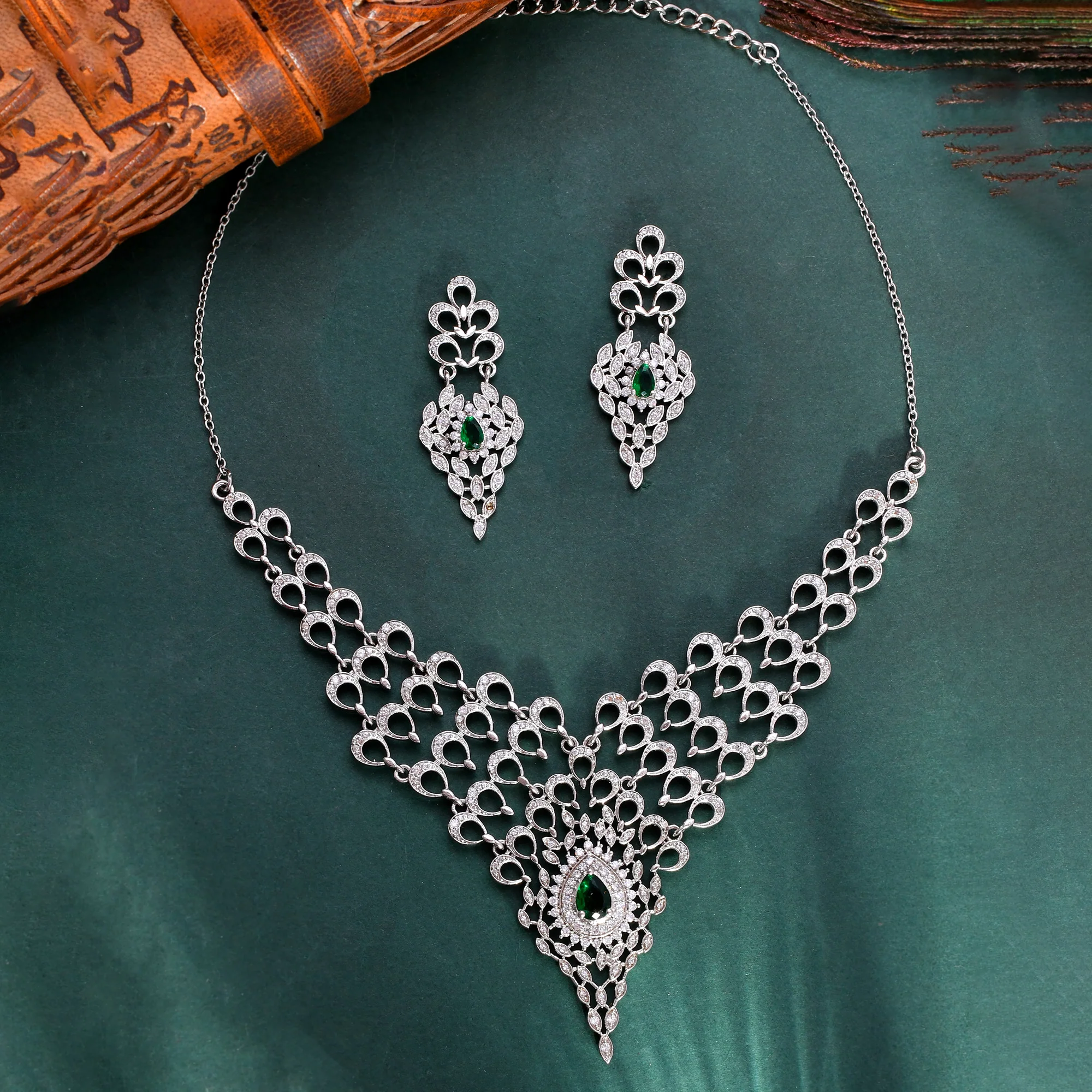 Peacock Emerald Elegance Silver Necklace Set
