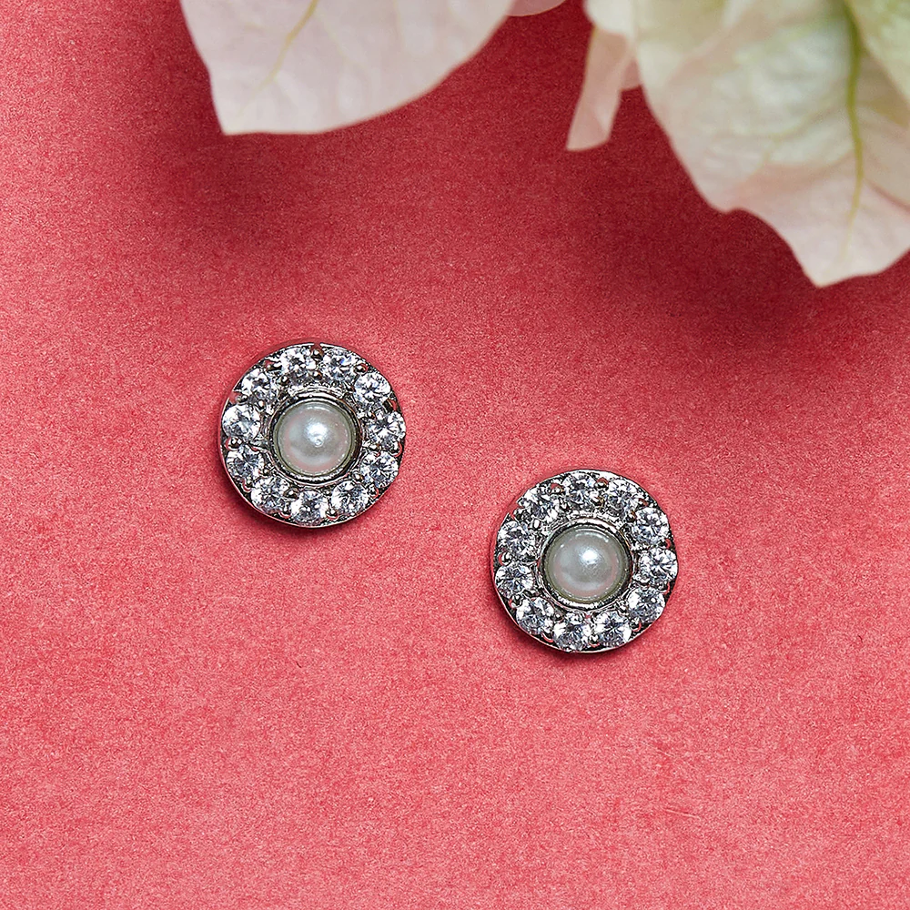 Pearly Whites Flower Stud Earrings