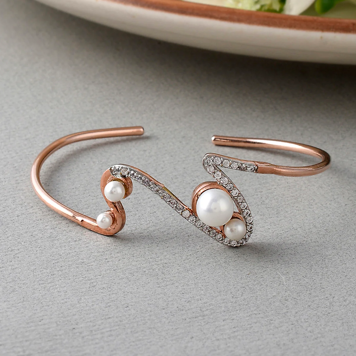 Pearly Whites Rose Gold Bracelet