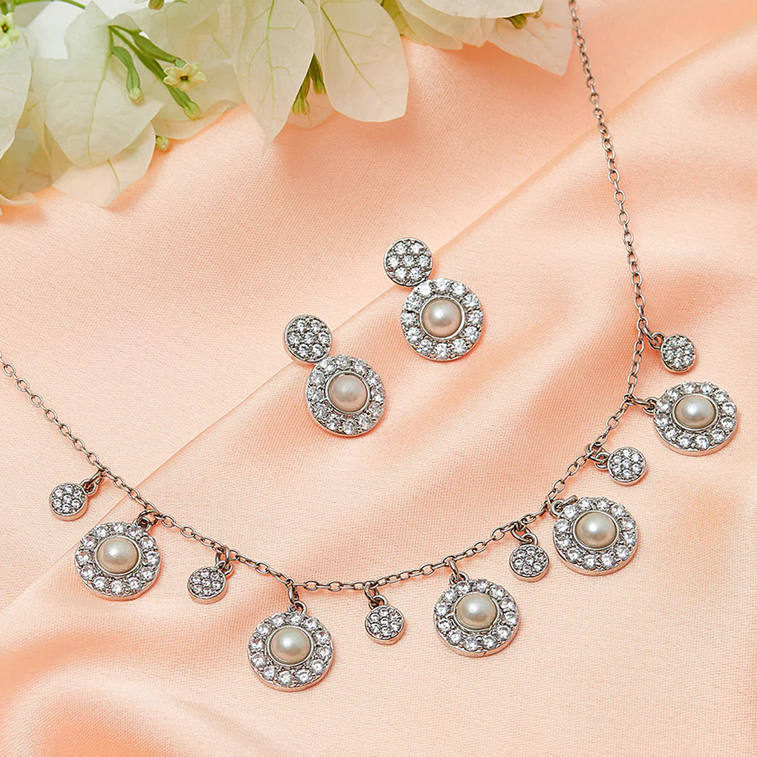 Pearly Whites Showstopper Necklace Set