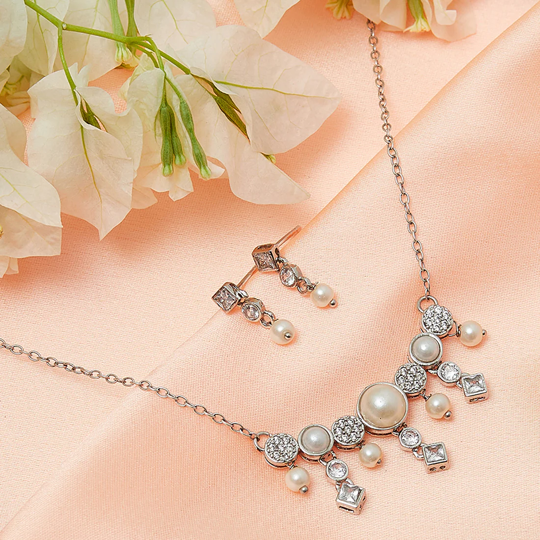 Pearly Whites Statement Pendant Set