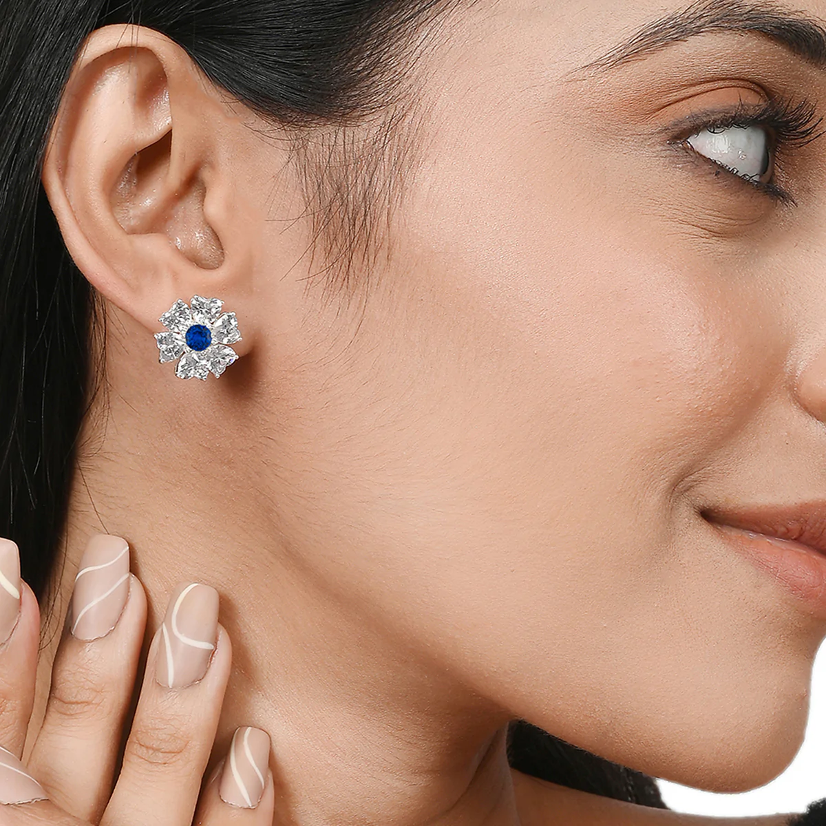 Pretty 925 Sterling Silver Floral Studs - Image 2