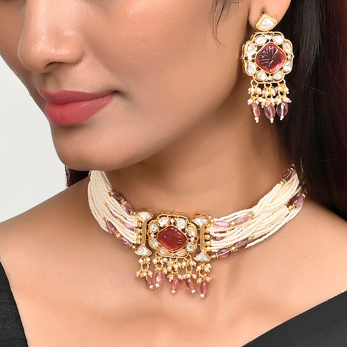 Red and White Faux Kundan Adorned Gold Plated Heavy Jewellery Set - Image 2