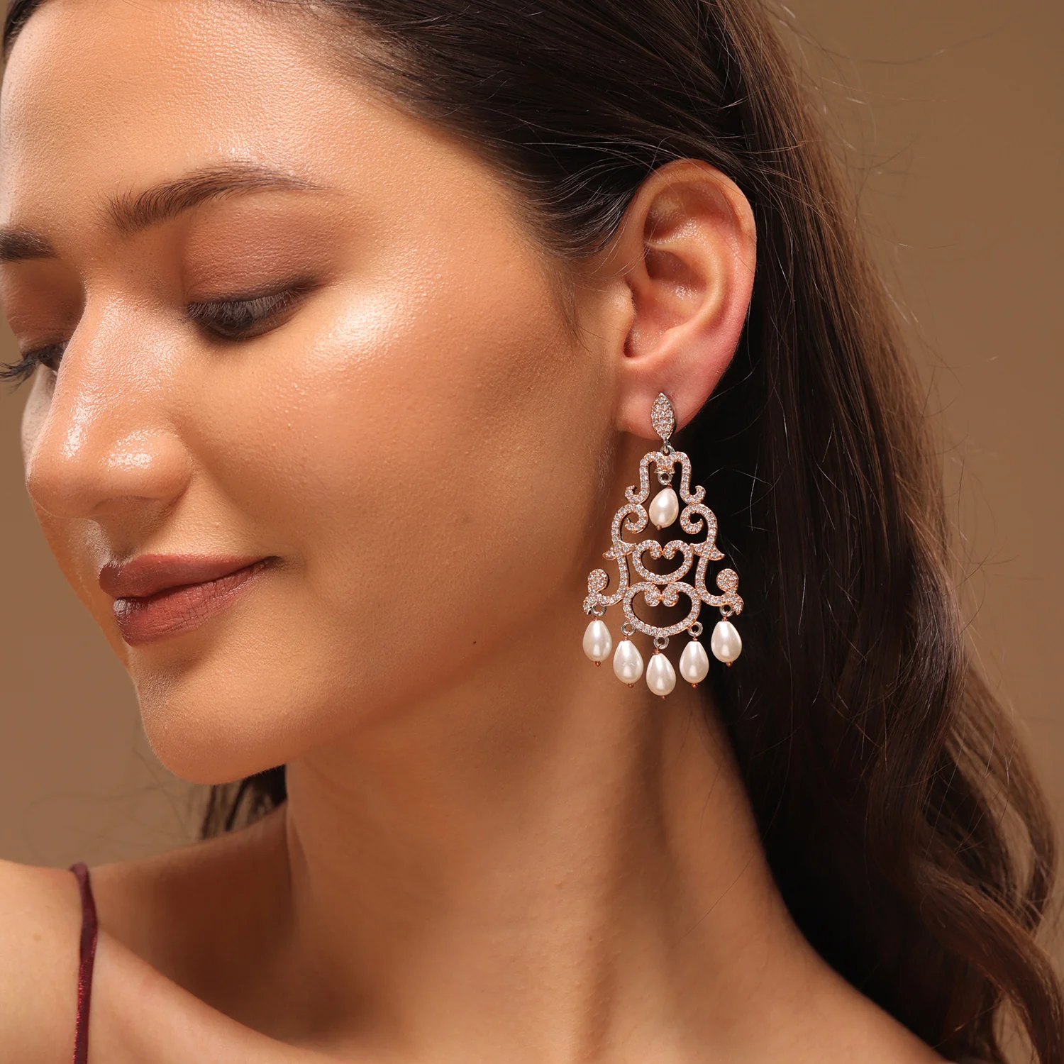 Royal Romance Margaret Rose Gold Statement Earrings - Image 3