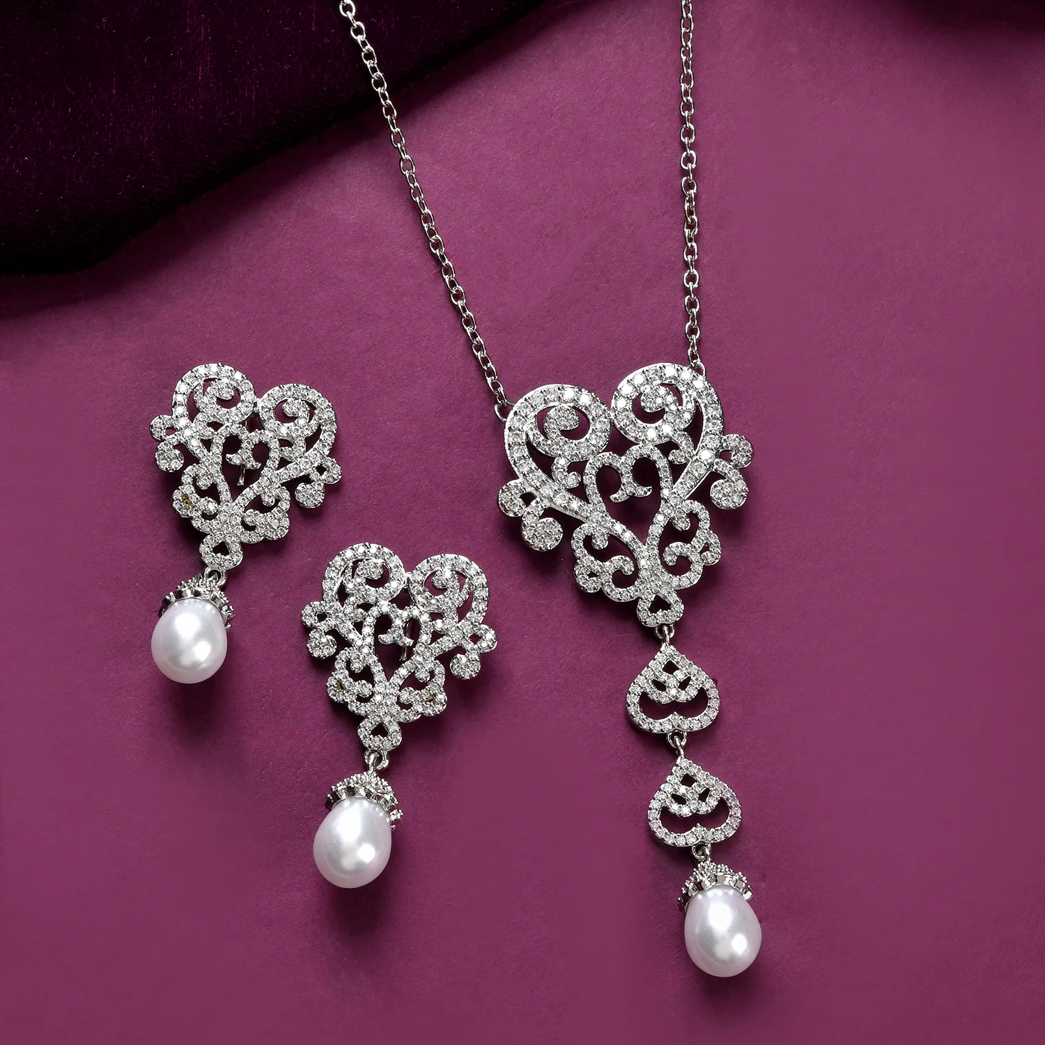 Royal Romance Mary Necklace Set
