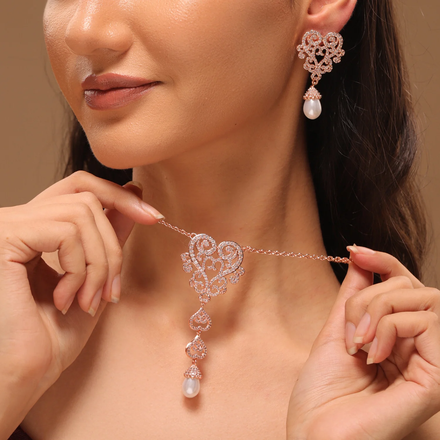 Royal Romance Mary Rose Gold Necklace Set - Image 2