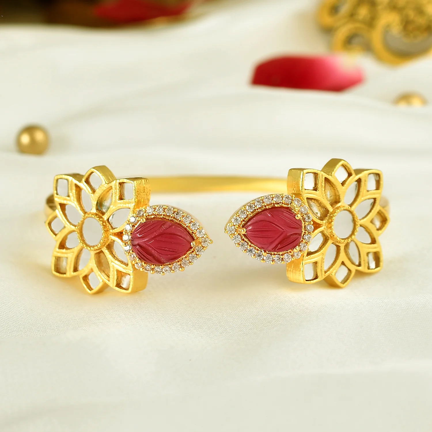 Heer Samreen Statement Cuff