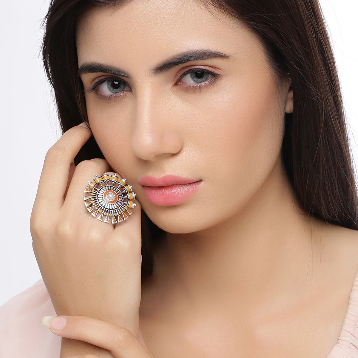 Sanwari Bell Motif Finger Ring - Image 2