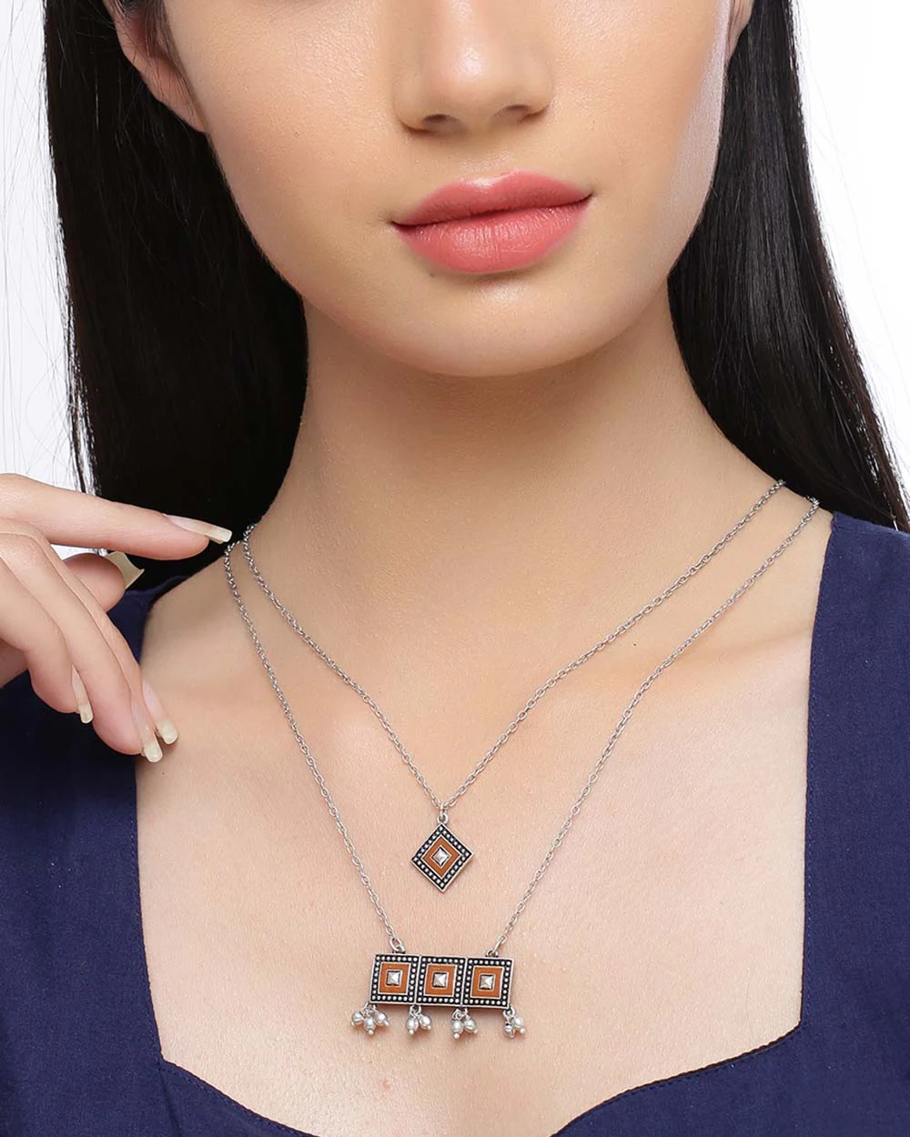 Sanwari Layered Style Necklace - Image 7