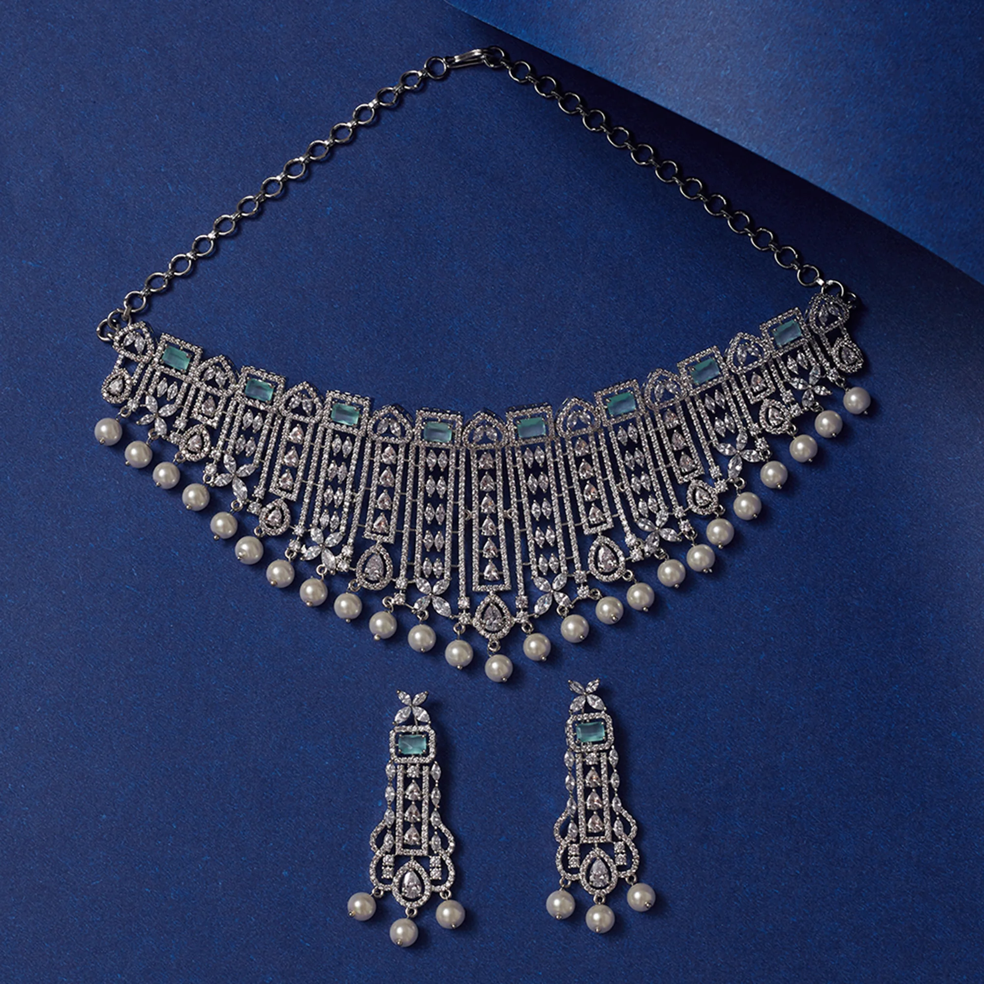 Shining Silver Necklace with Pearls and Dangling Earrings