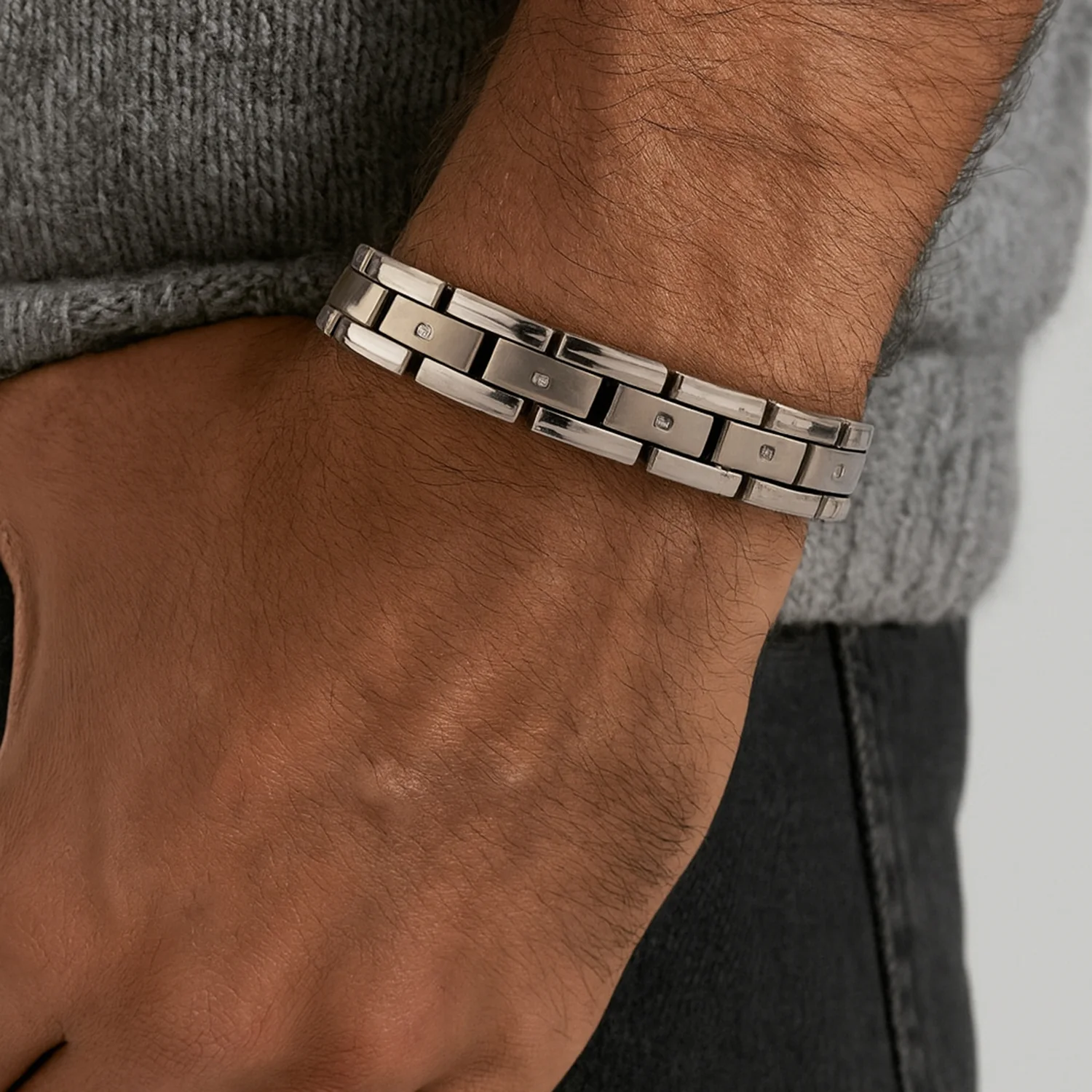 Signature Matrix Silver Link Mens Bracelet - Image 2