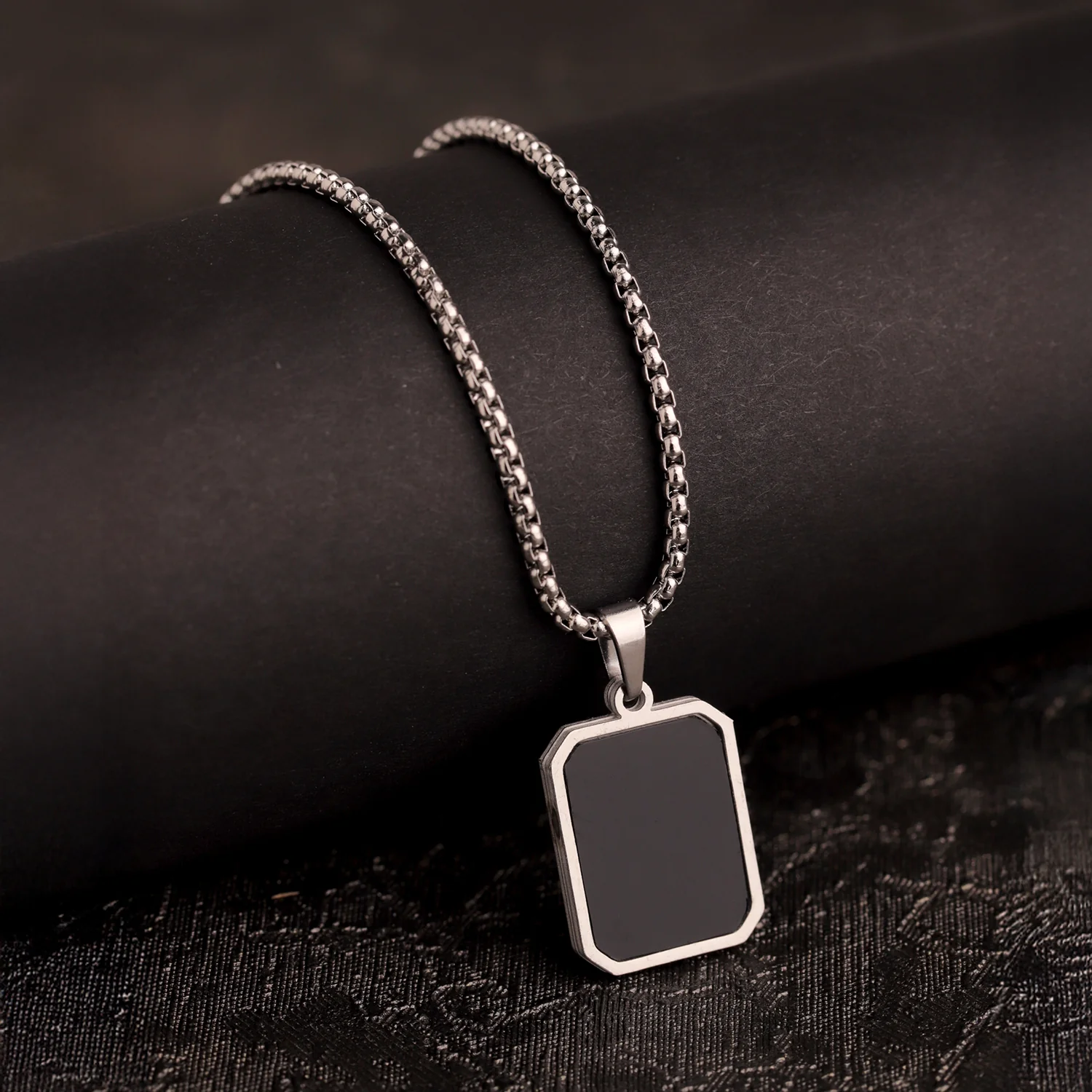 Signature Noir Loop Silver Pendant Necklace For Men